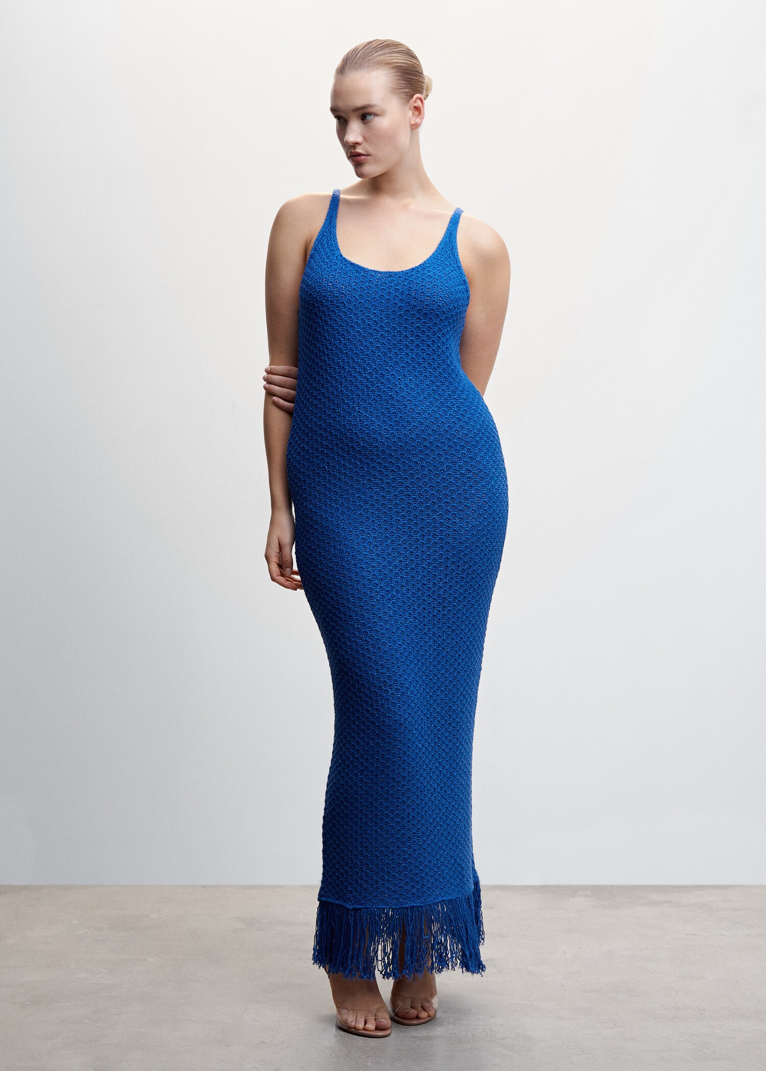 Knitted dress with fringe detail - Details of the article 3