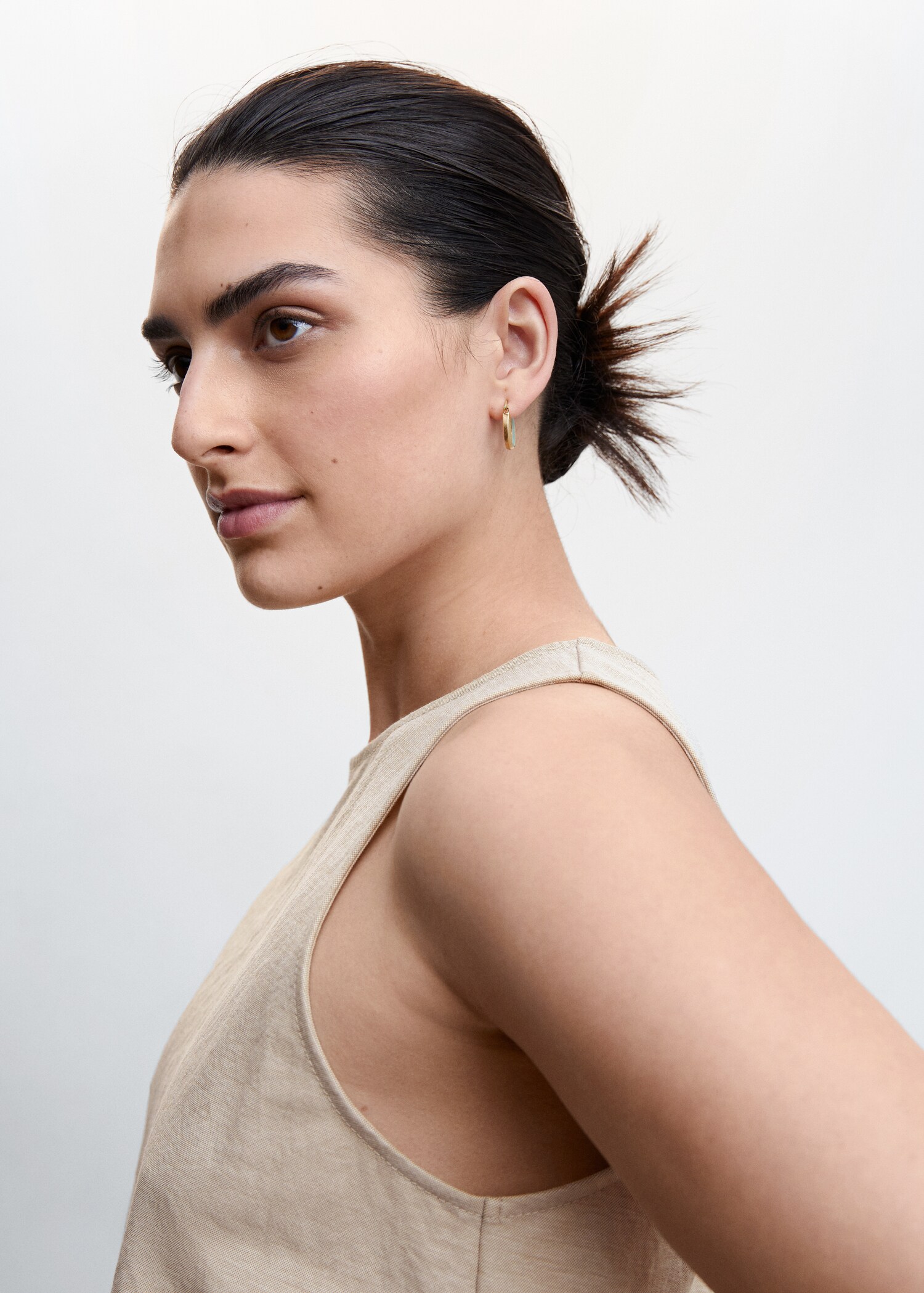 Knitted top with side slits - Details of the article 1