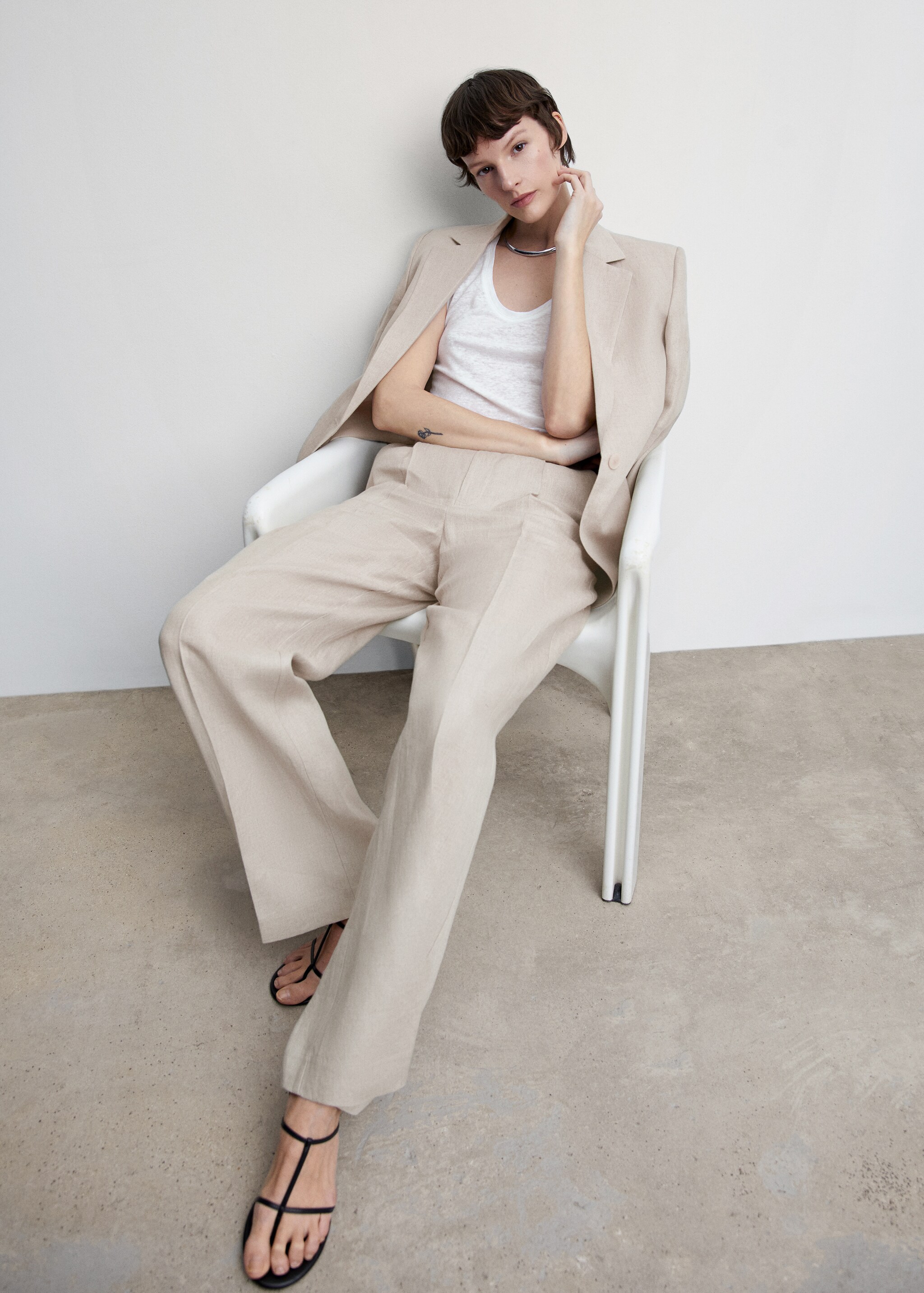 Linen suit trousers - Details of the article 2