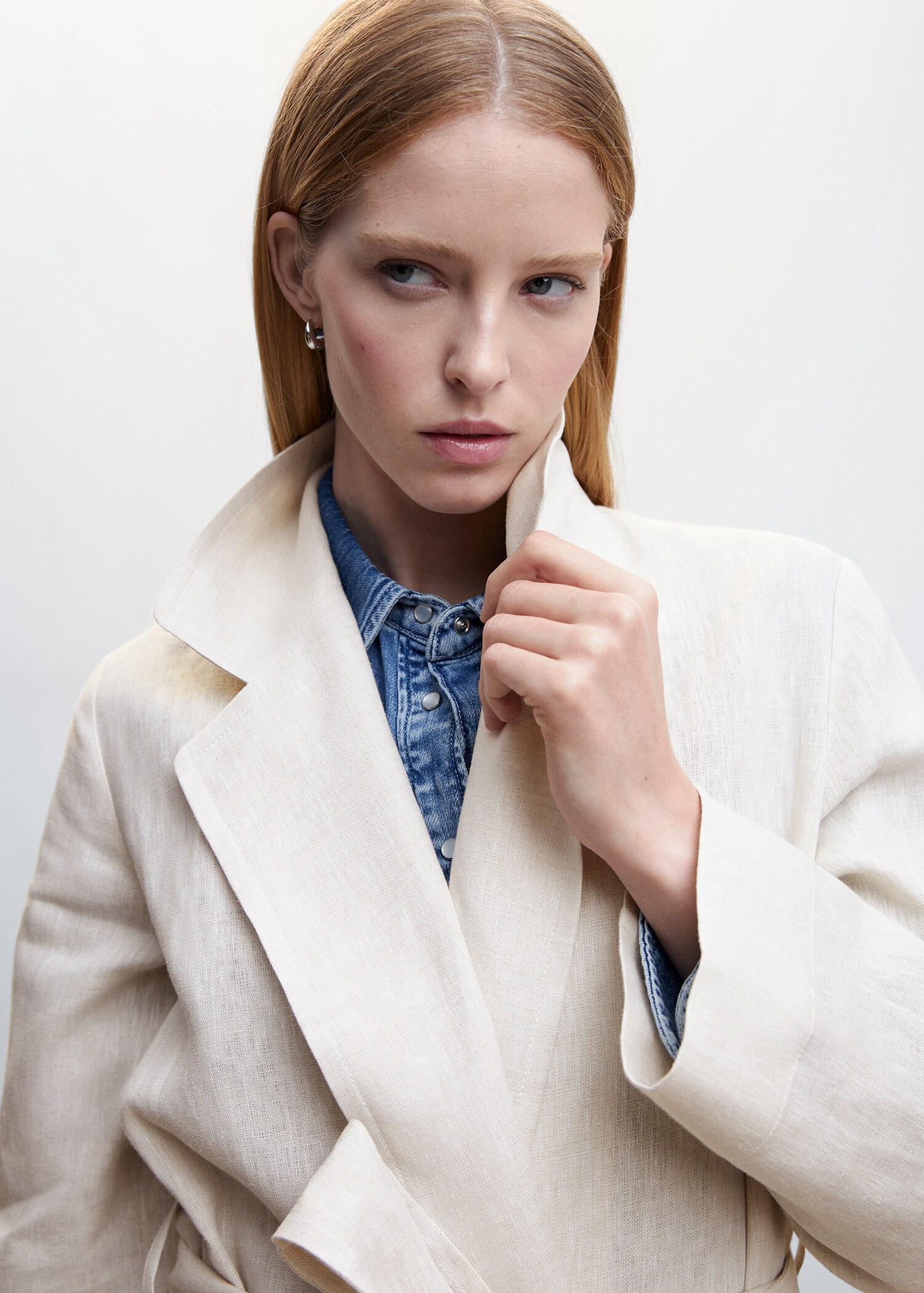 100% linen trench coat lapels - Details of the article 1