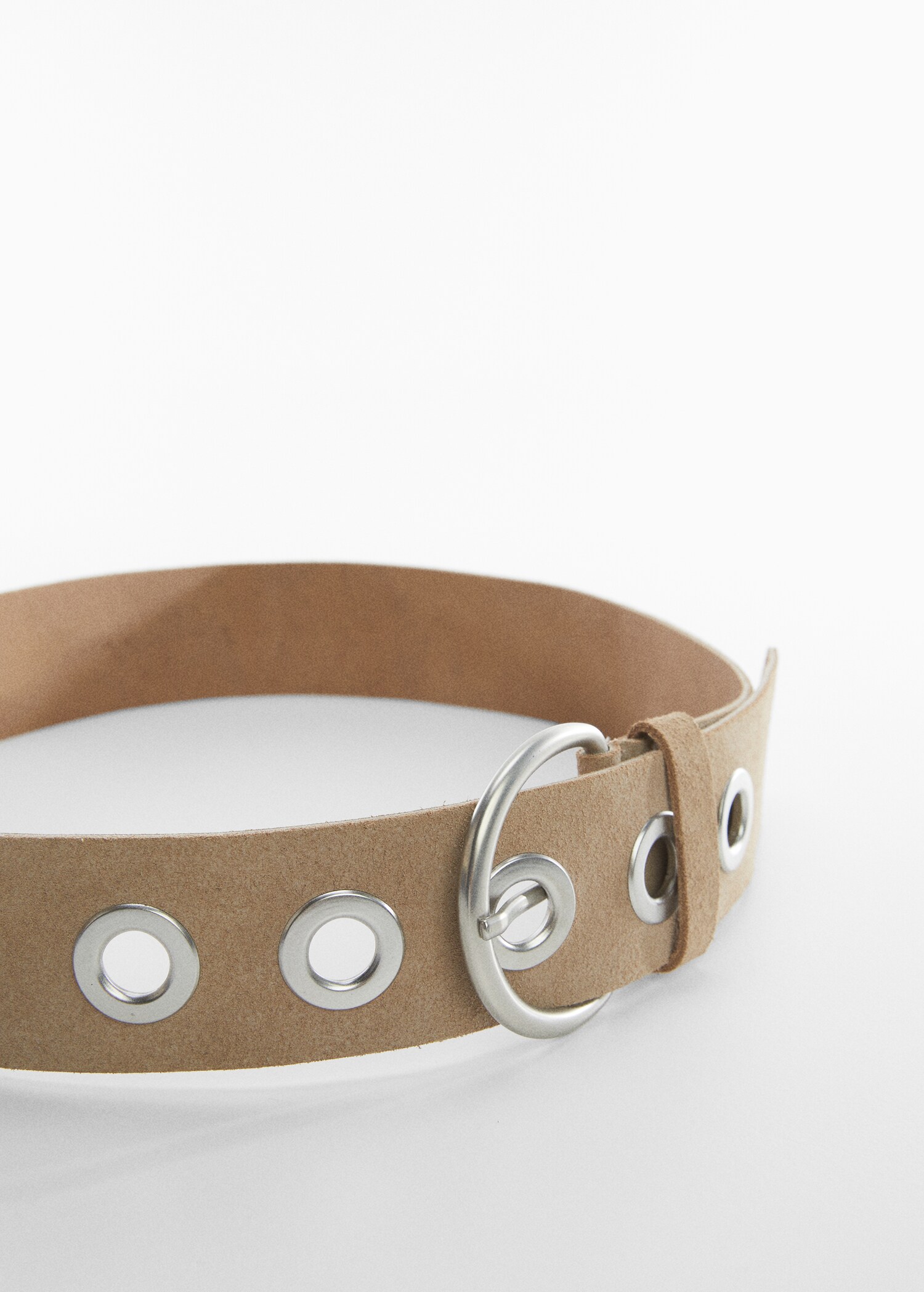 Ceinture en cuir anneaux - Plan moyen