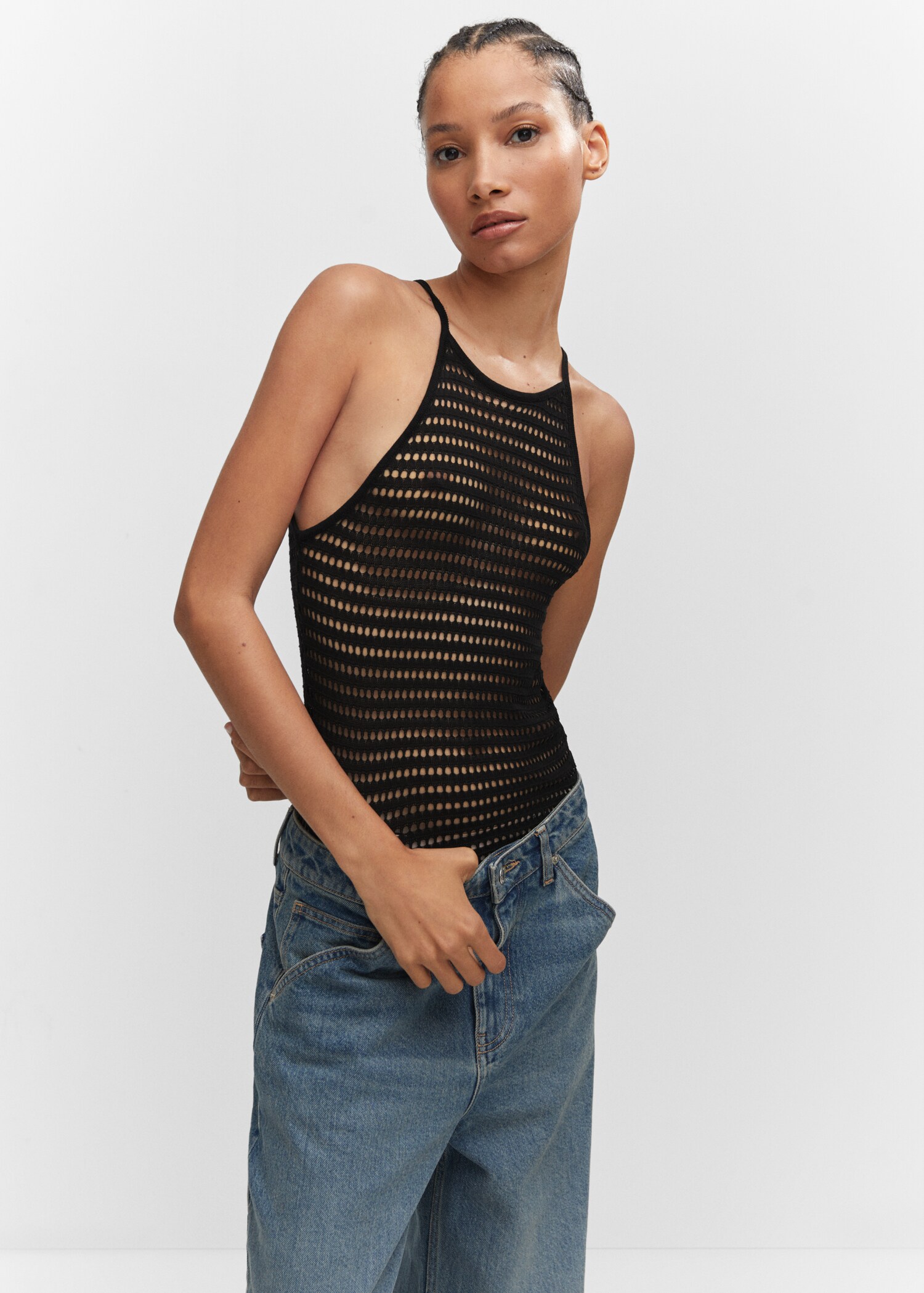 Top punto cuello halter - Plano medio