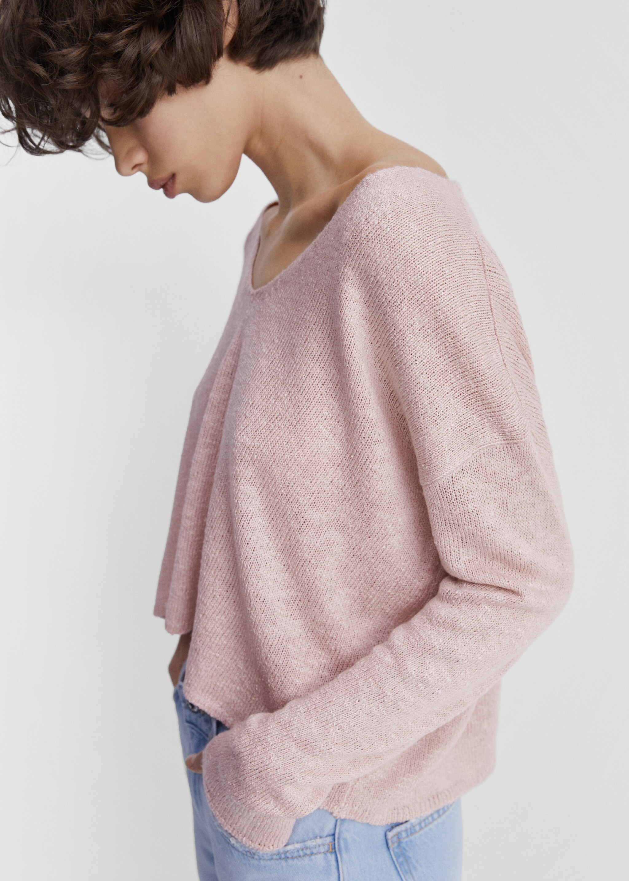 Low-cut neck sweater - Details of the article 1