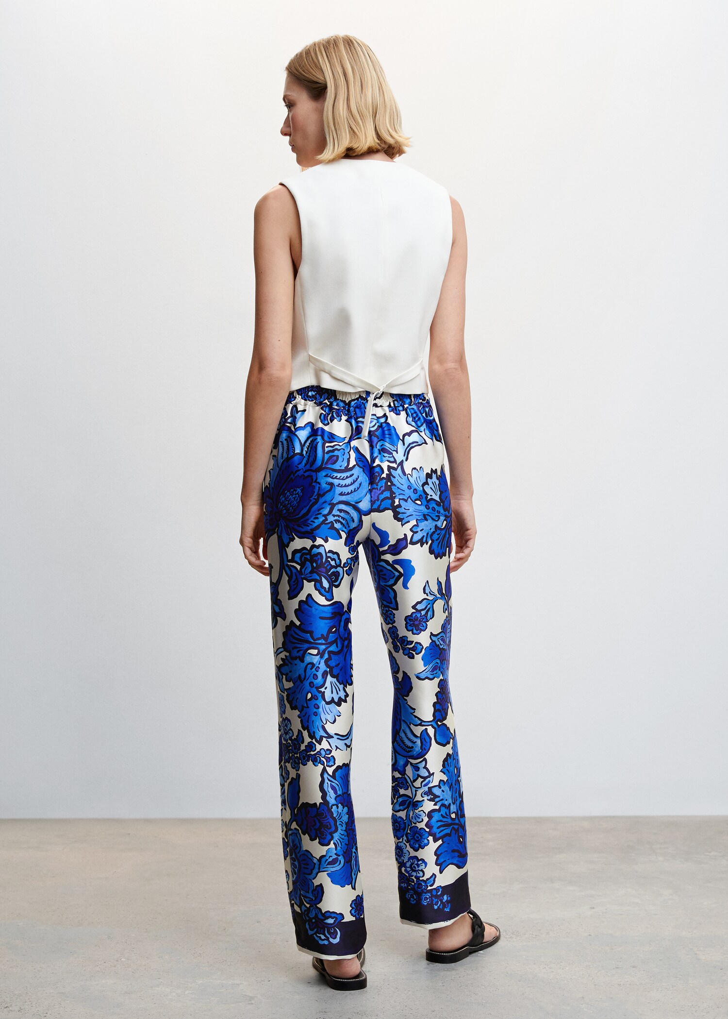 Pantalón satinado floral - Reverso del artículo