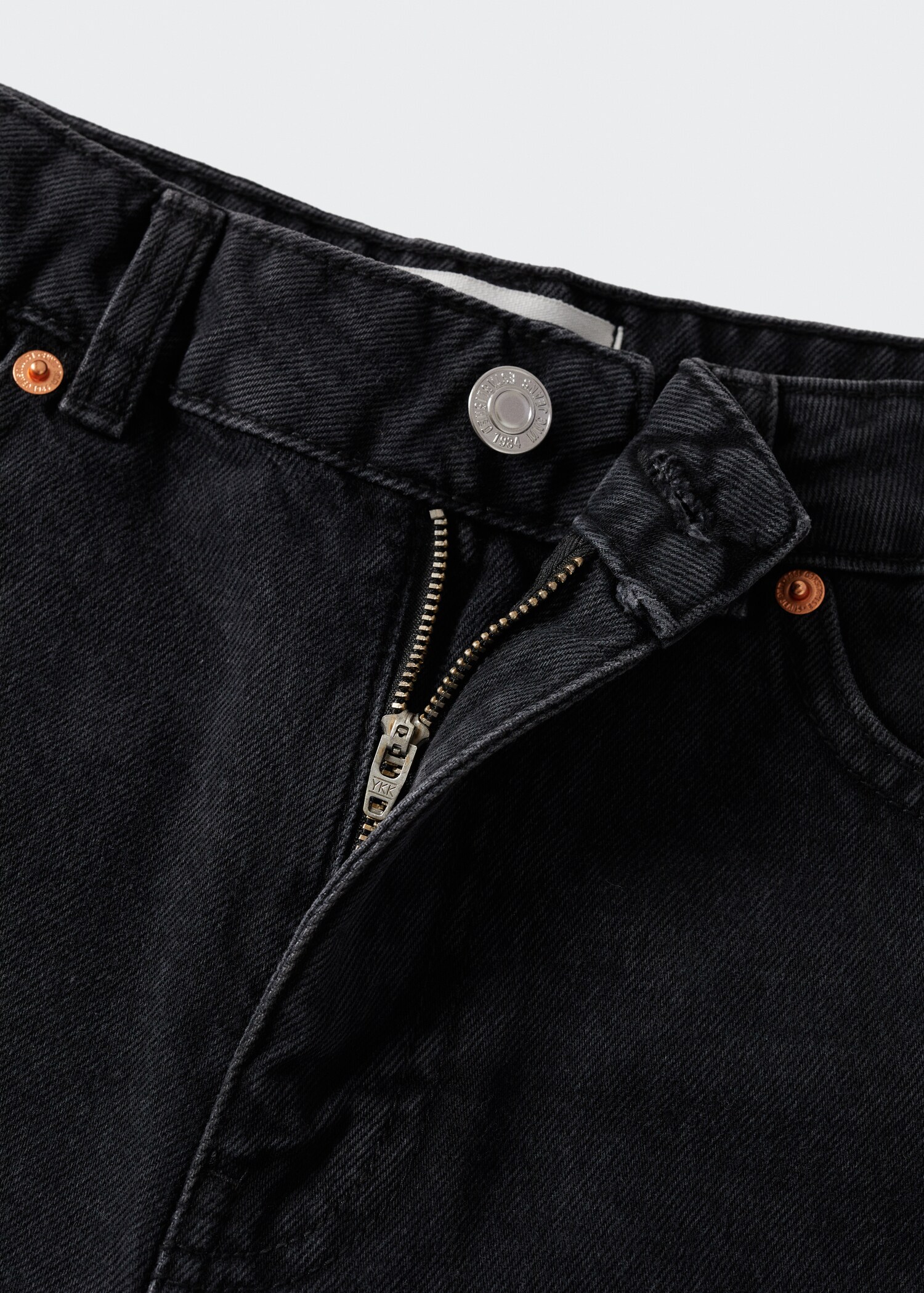 Mom-fit denim shorts - Details of the article 8