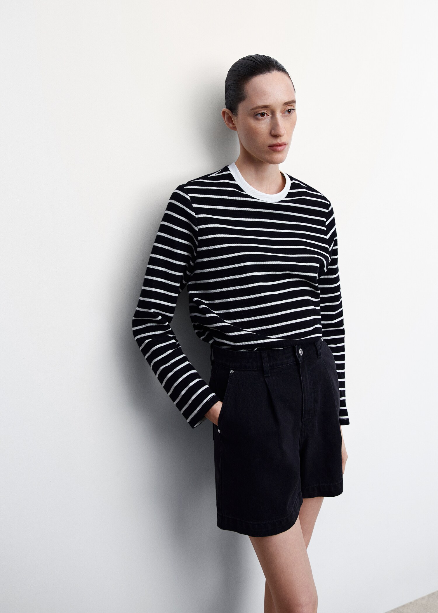 Pleated slouchy shorts - Details of the article 2