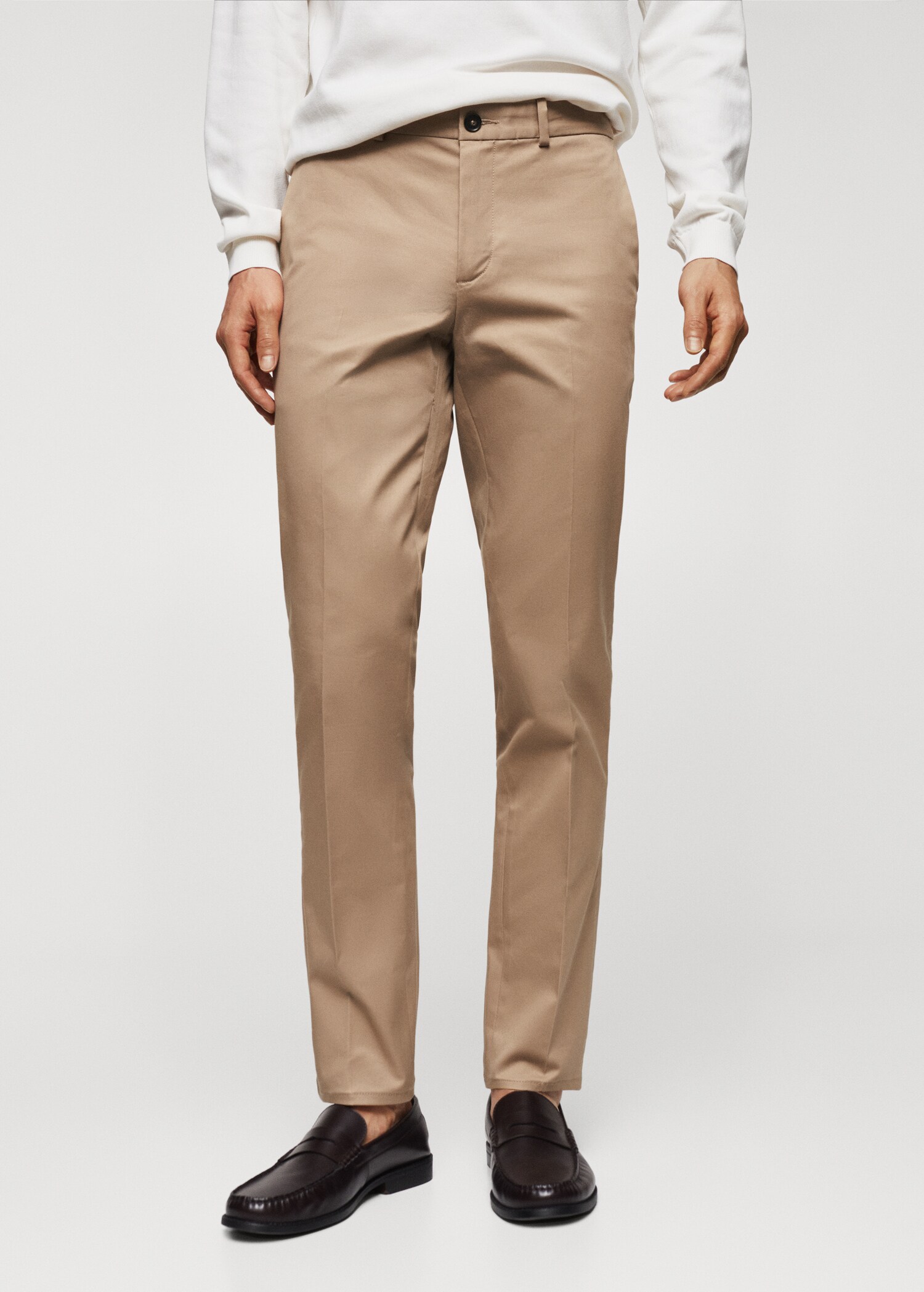 Pantalón chino slim fit - Plano medio