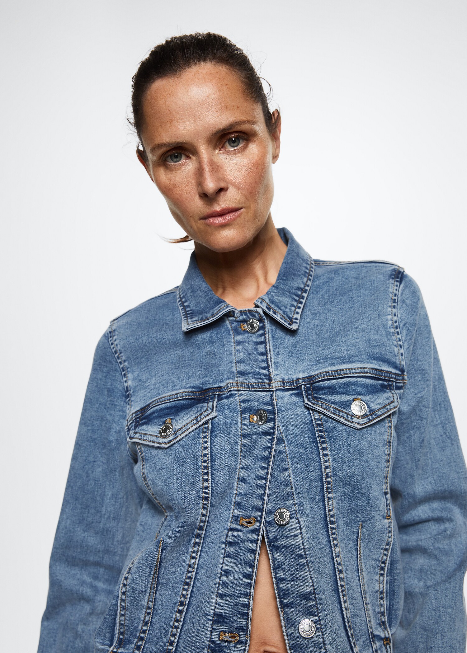 Pocketed denim jacket - Details of the article 1