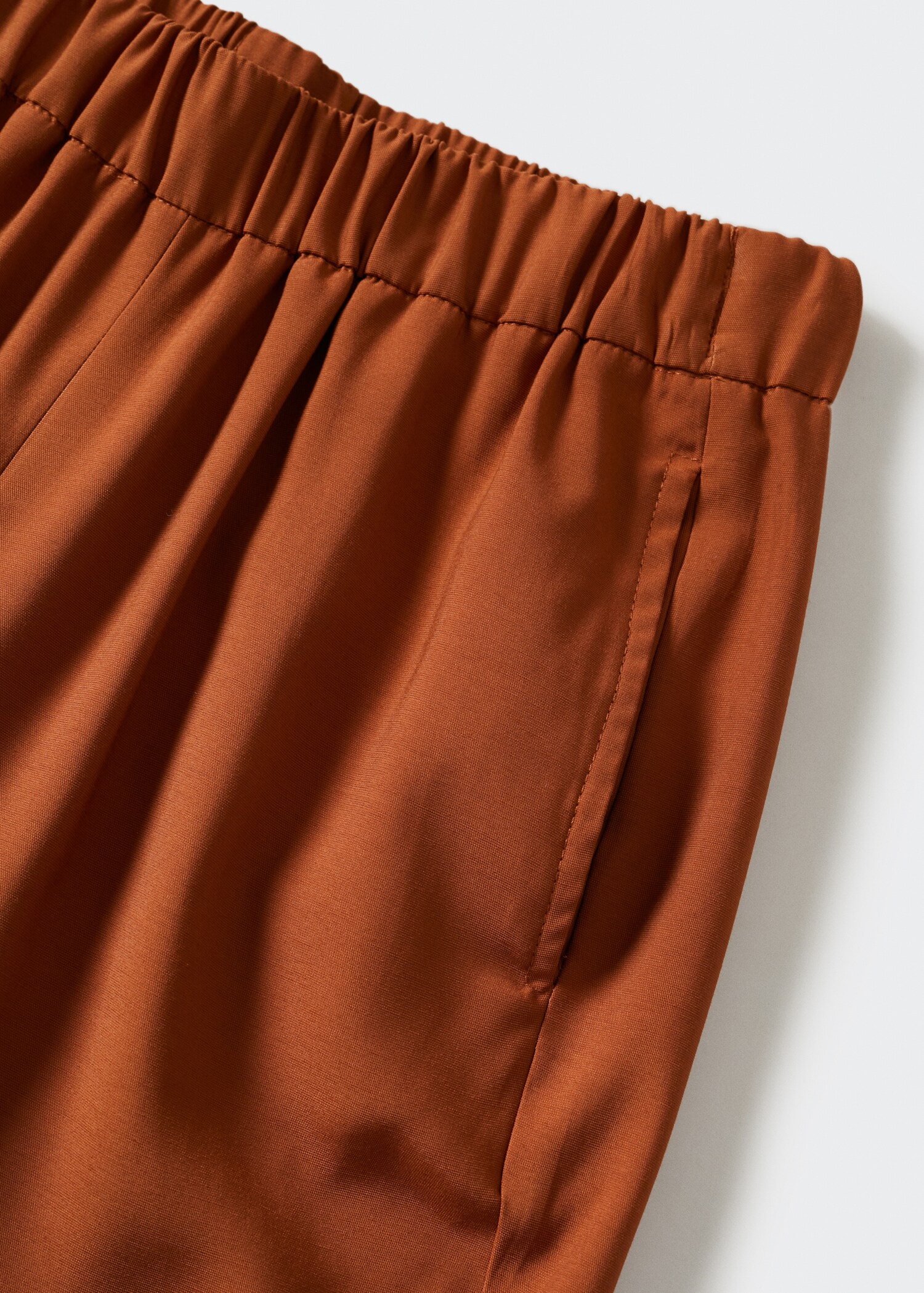 Satinierte Hose mit Stretchbund - Detail des Artikels 8