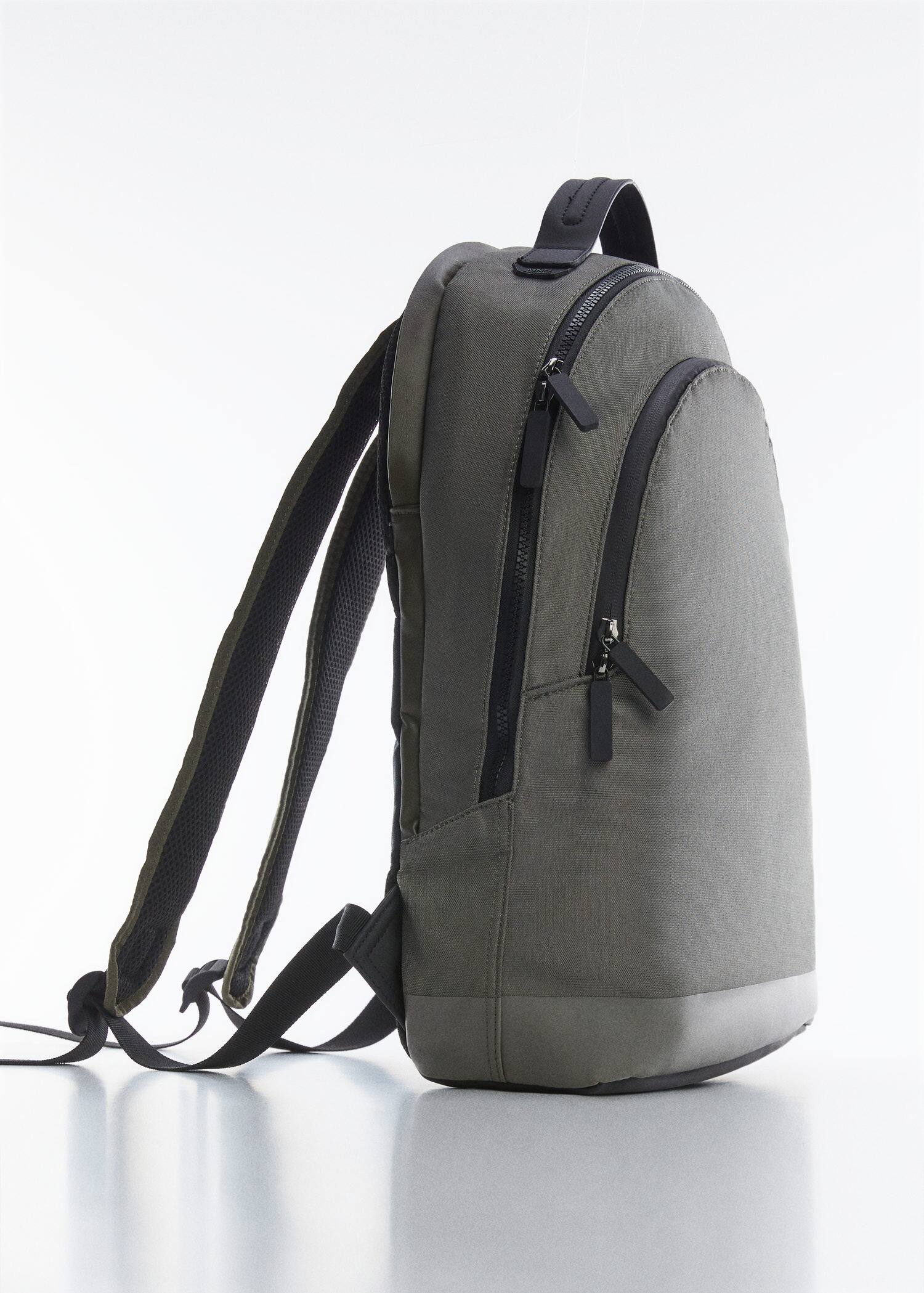 Water-repellent backpack with pockets - Náhled ve středové rovině