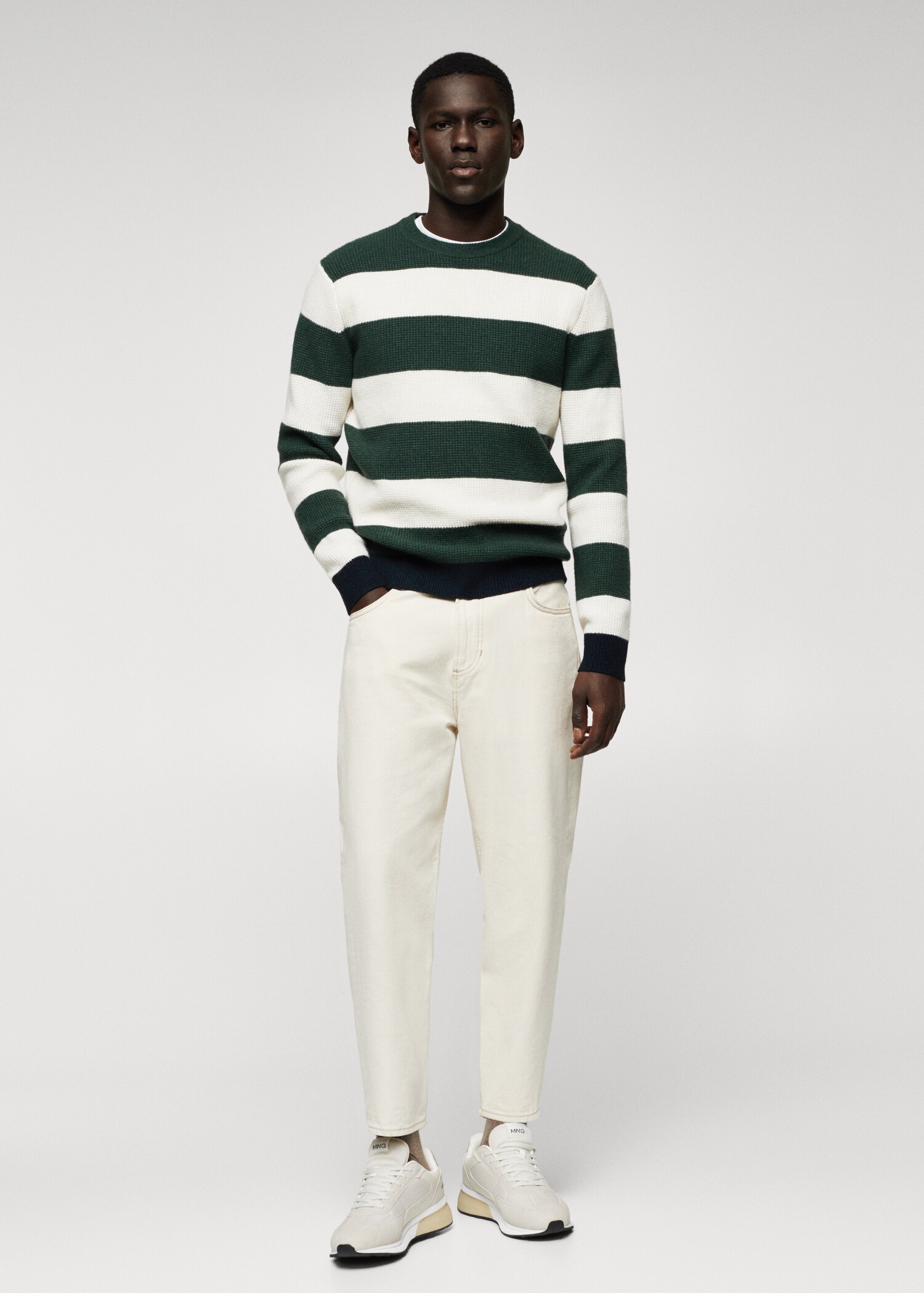 Contrasting stripes sweater - General plane