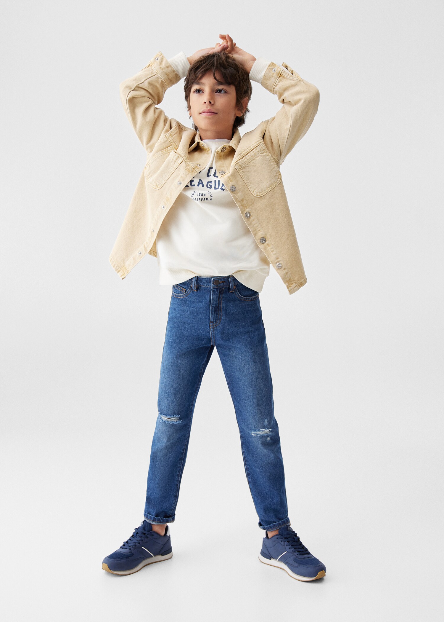 Dad jeans met decoratieve scheuren - Overzichtstekening