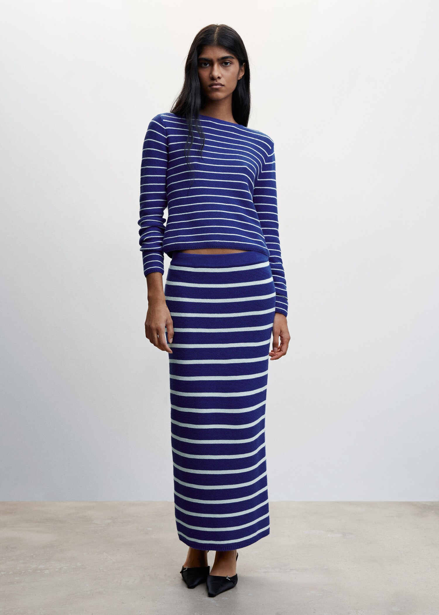 Round-neck striped sweater - General plane