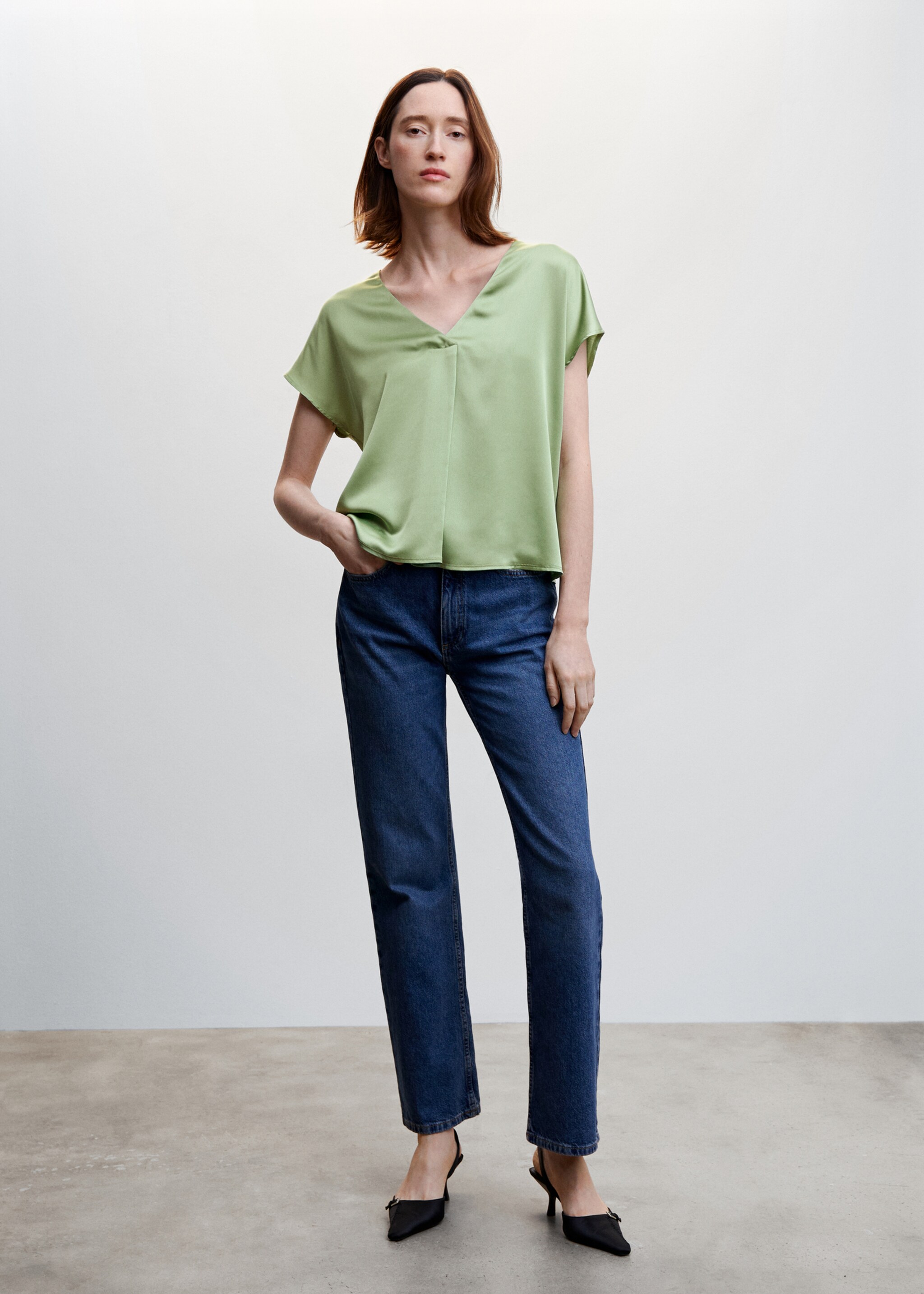 Satin V-neck t-shirt - General plane, Green. Ref: 47005825-00.
