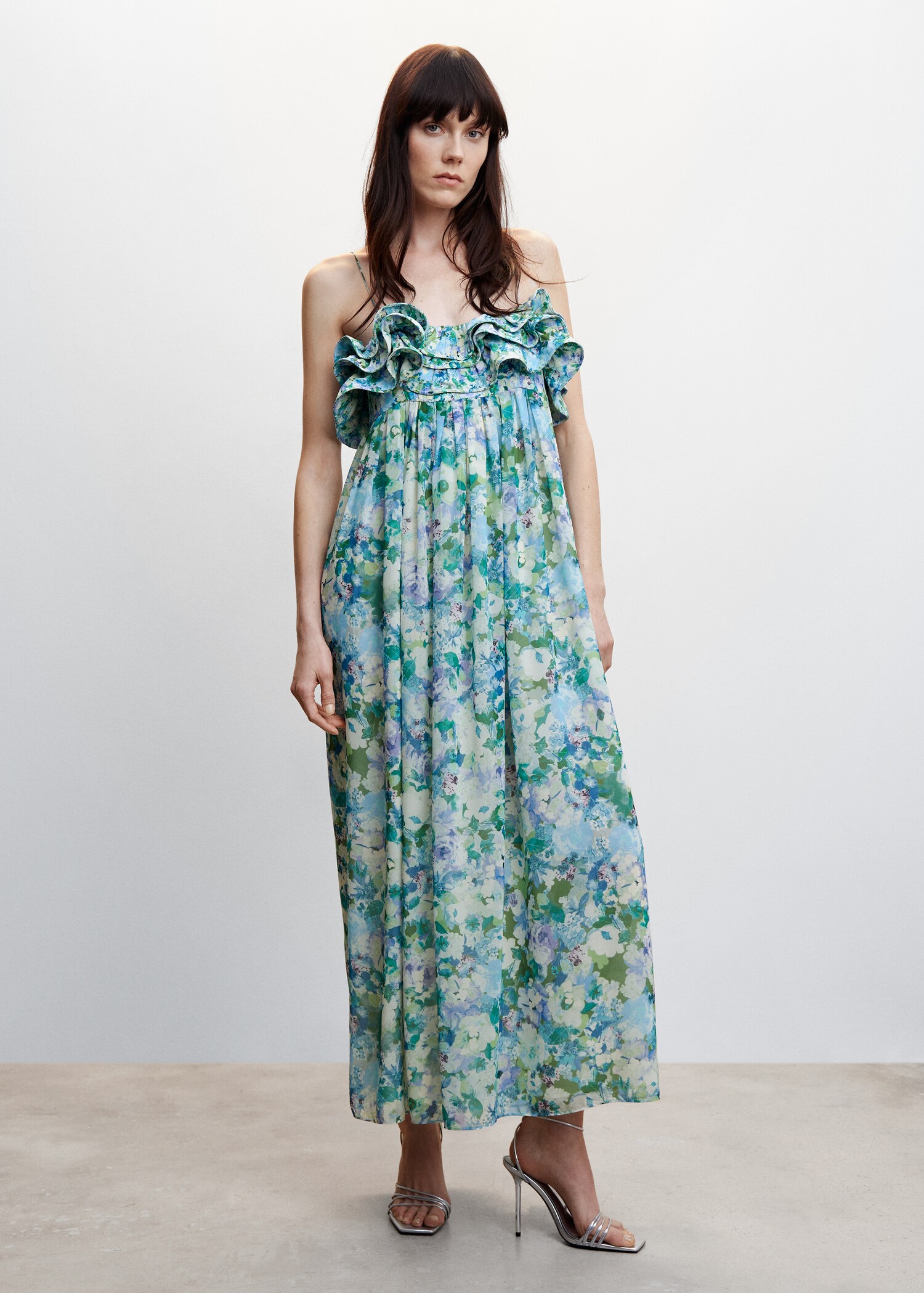 Vestido floral volantes - Plano general