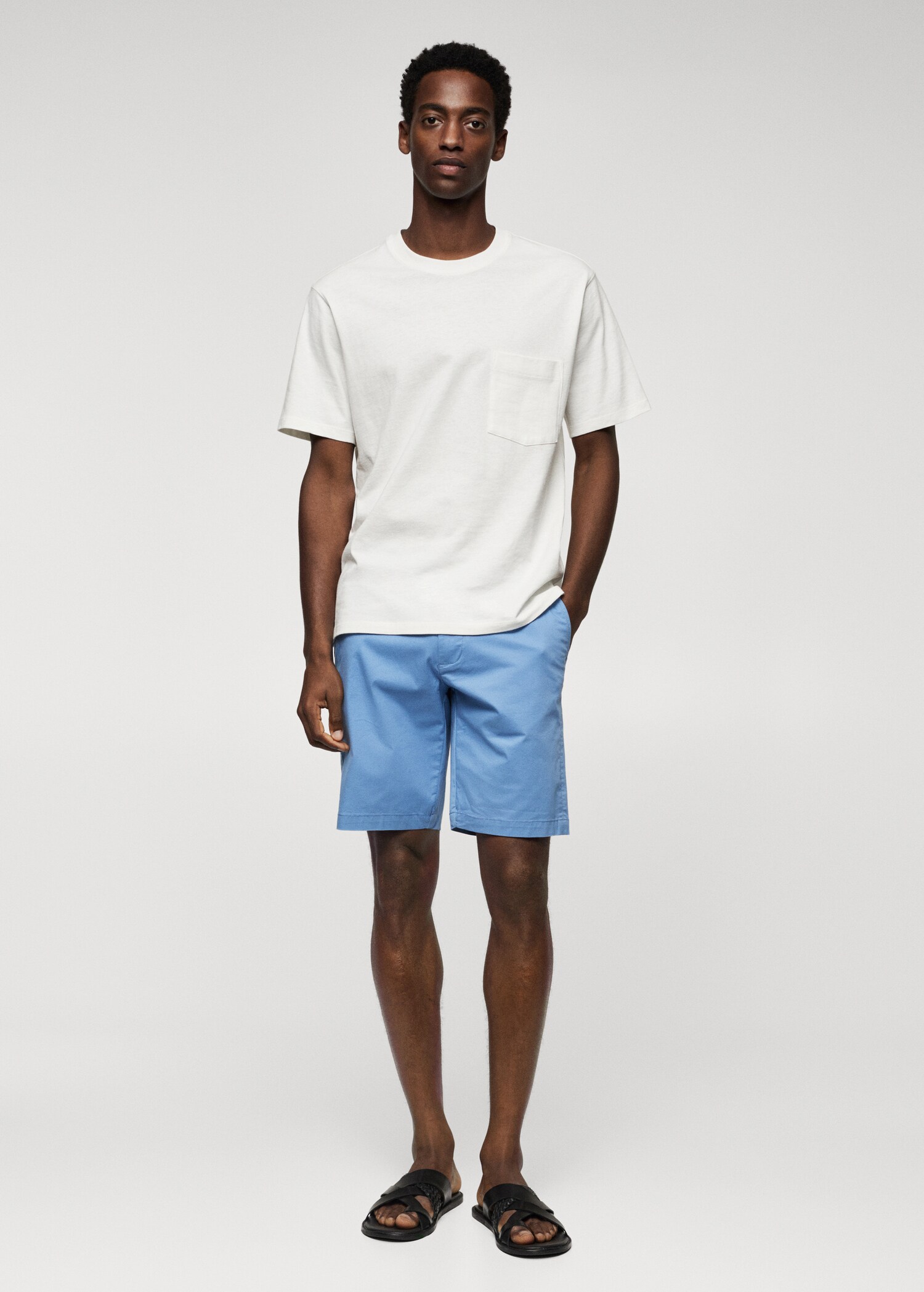 Slim-Fit-Bermudashorts im Chino-Stil aus Baumwolle - Allgemeine Ansicht