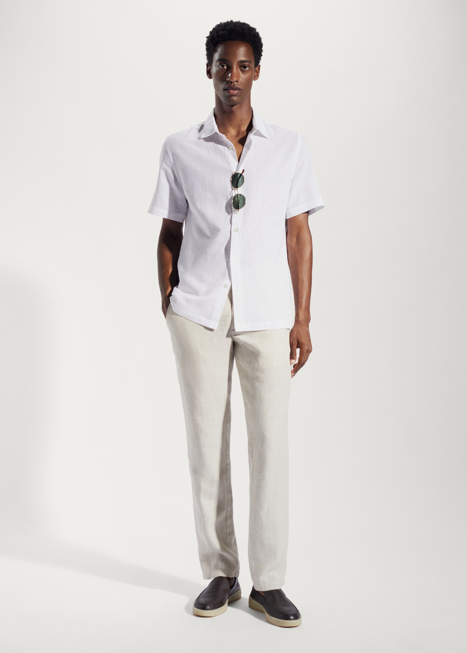Slim-fit 100% linen trousers - General plane