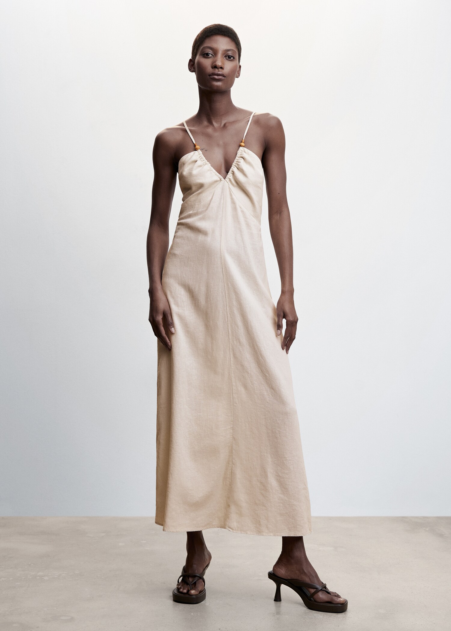 Leinenkleid mit überkreuztem Rücken - Allgemeine Ansicht