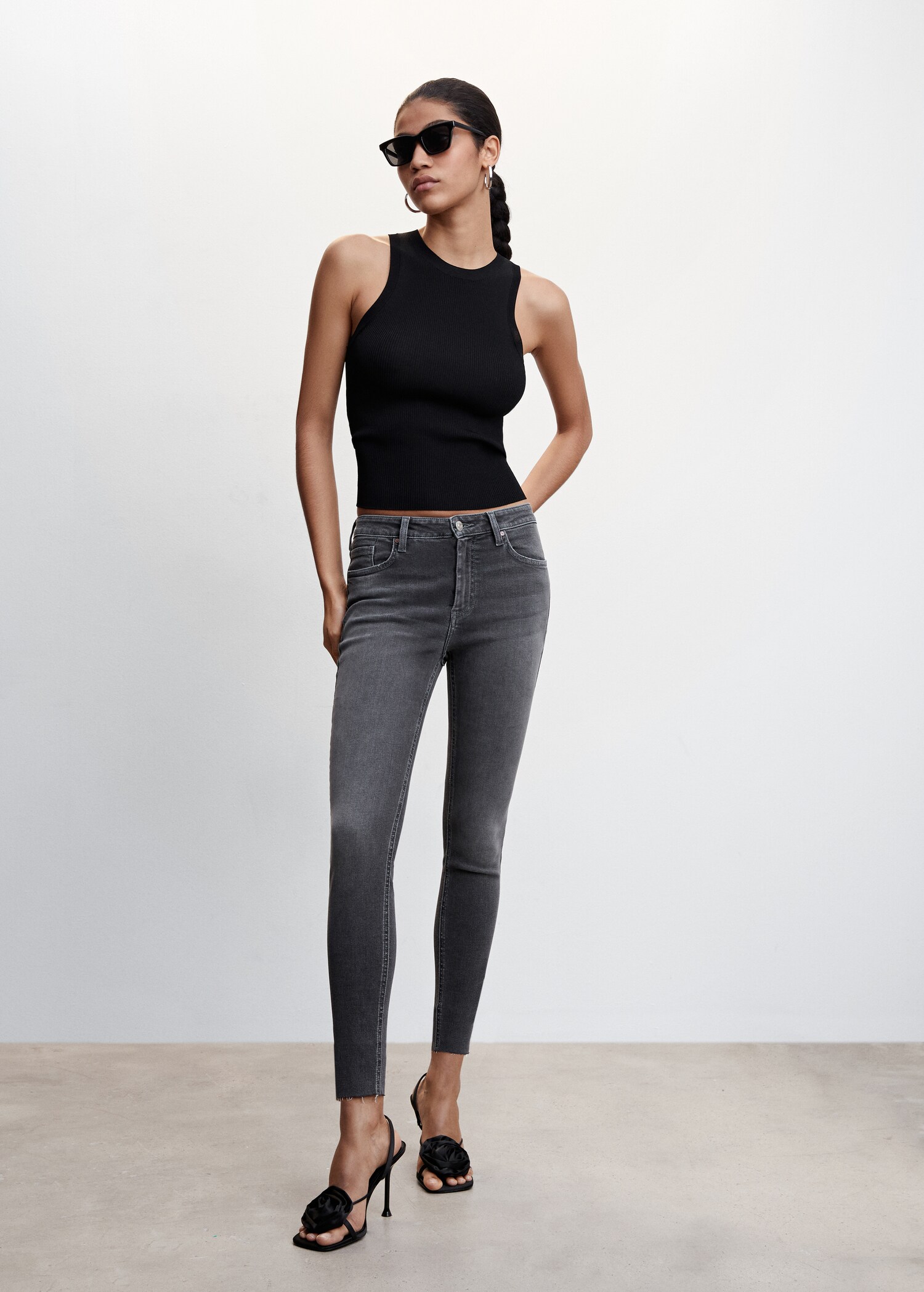 Skinny-Jeans in Cropped-Länge - Allgemeine Ansicht