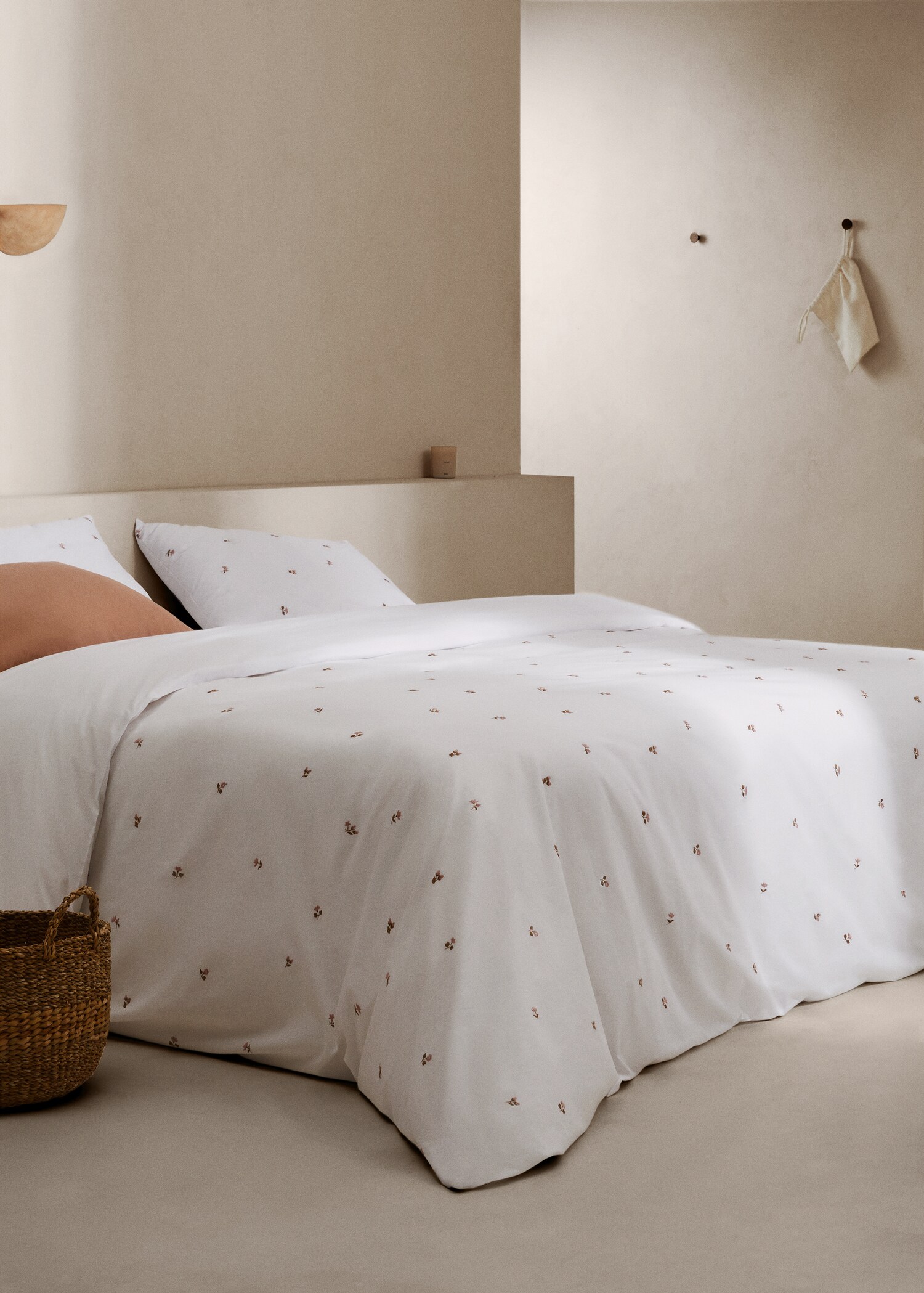 Påslakan broderade blommor 180 cm säng - Allmän bild