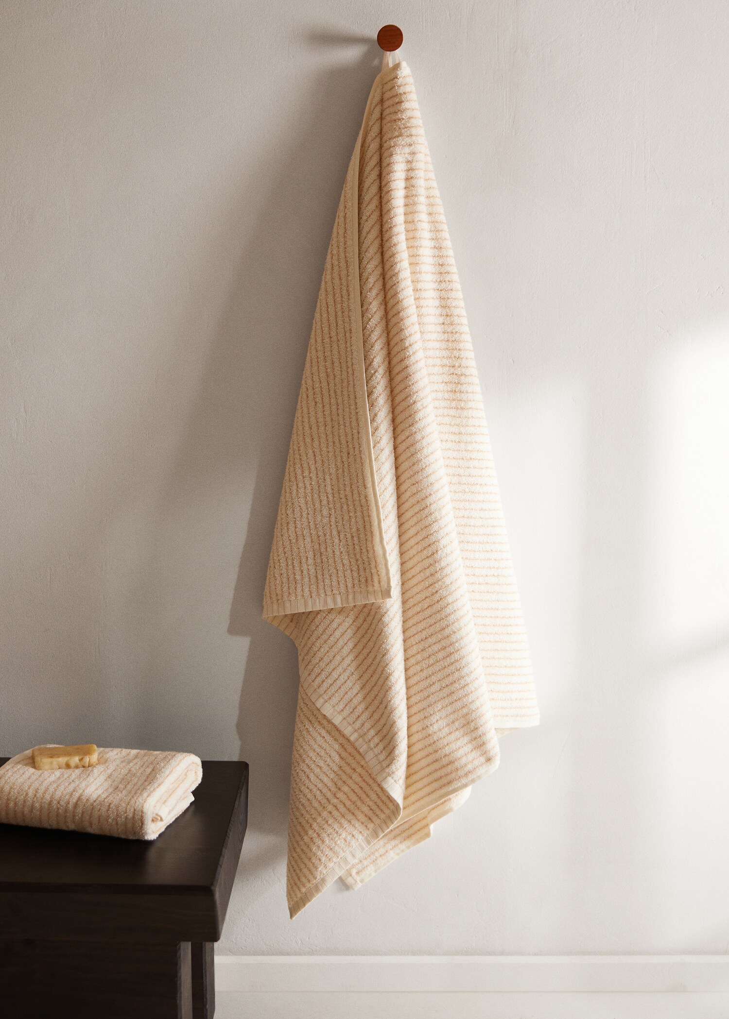 Striped 100% cotton bath towel 35.43x59.06 in - General plane