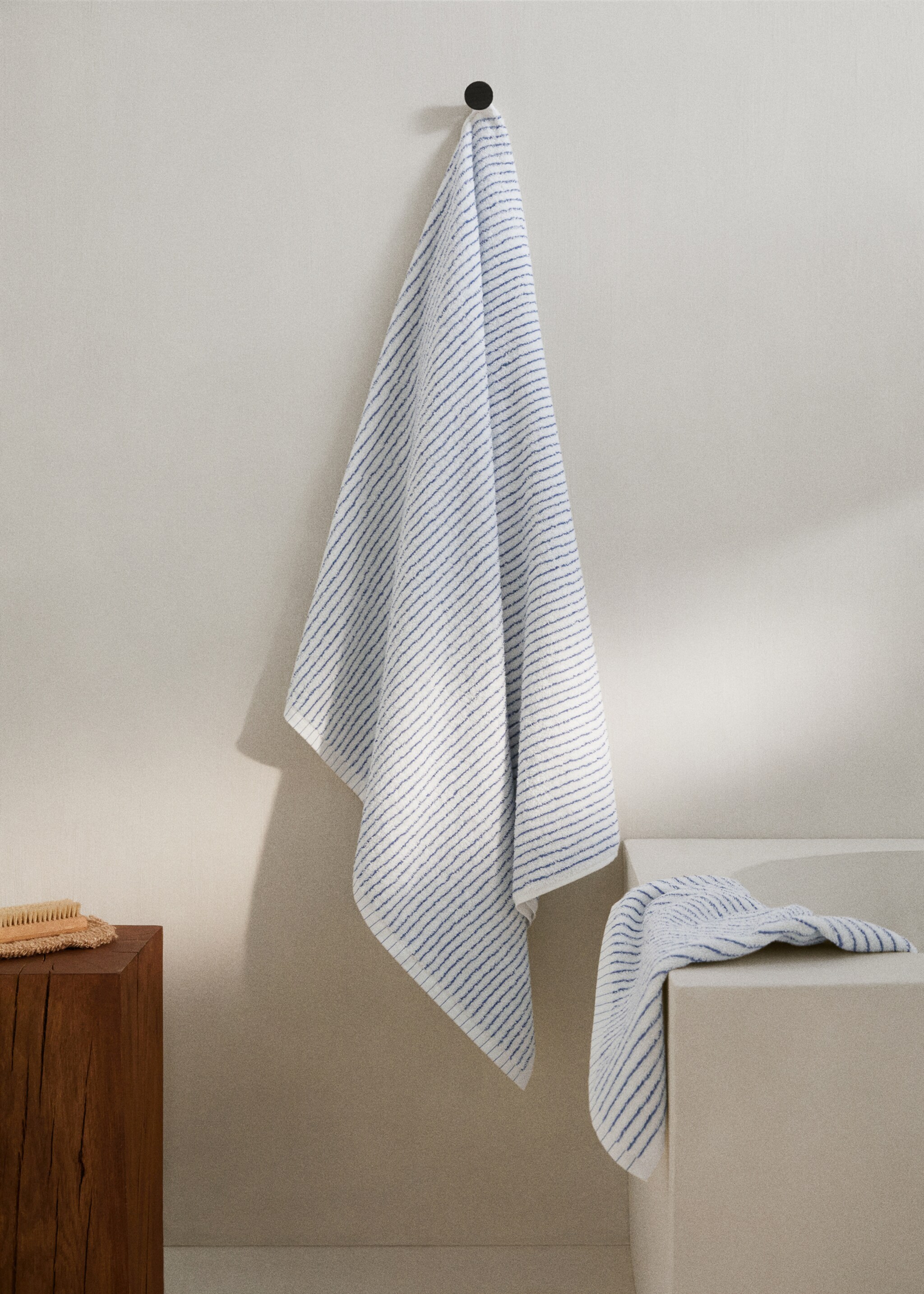 Striped 100% cotton bath towel 35.43x59.06 in - General plane