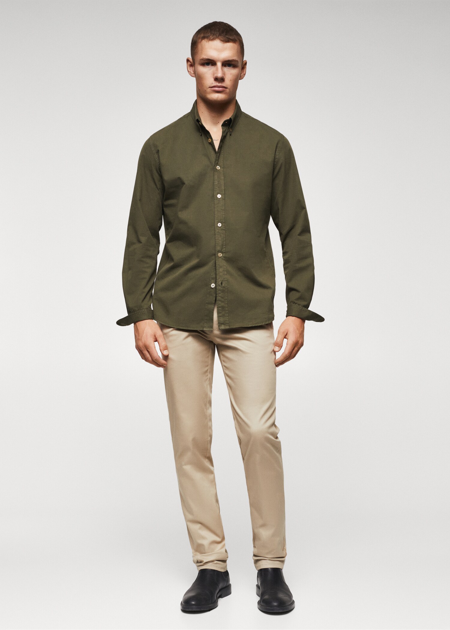 Cămașă slim fit din bumbac - Plan general