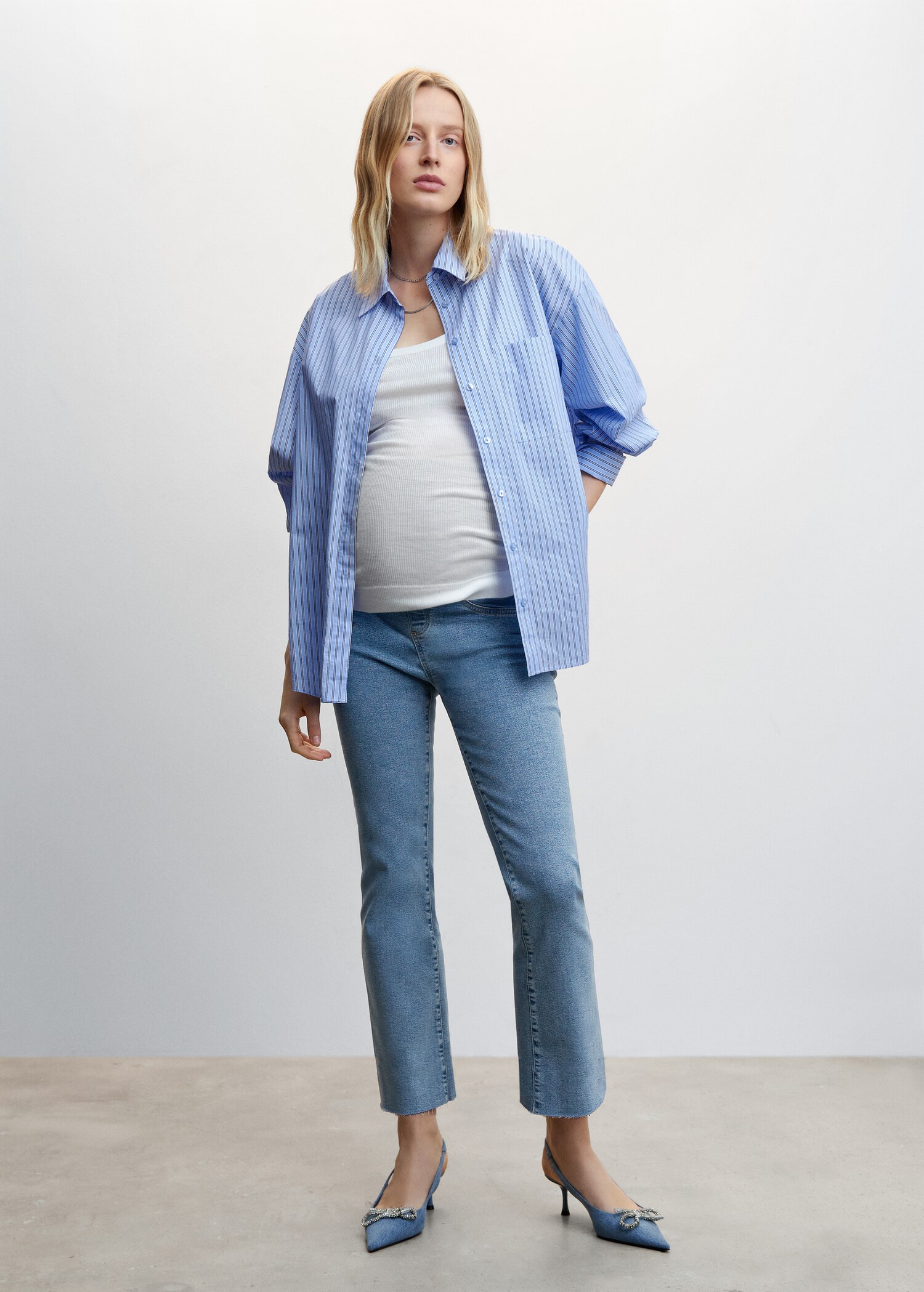 Maternity flared cropped jeans - General plane