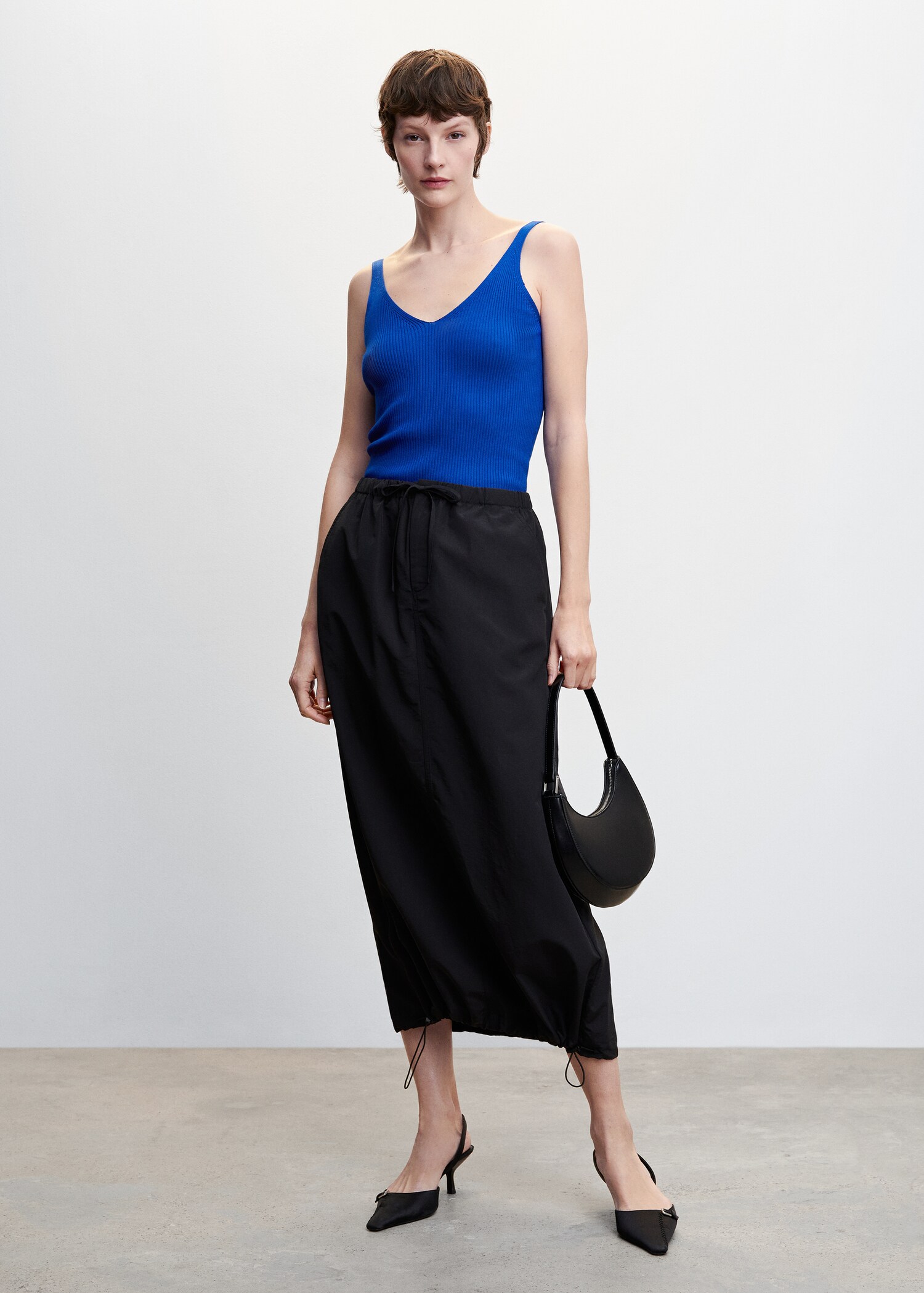 V-neck knitted top - General plane