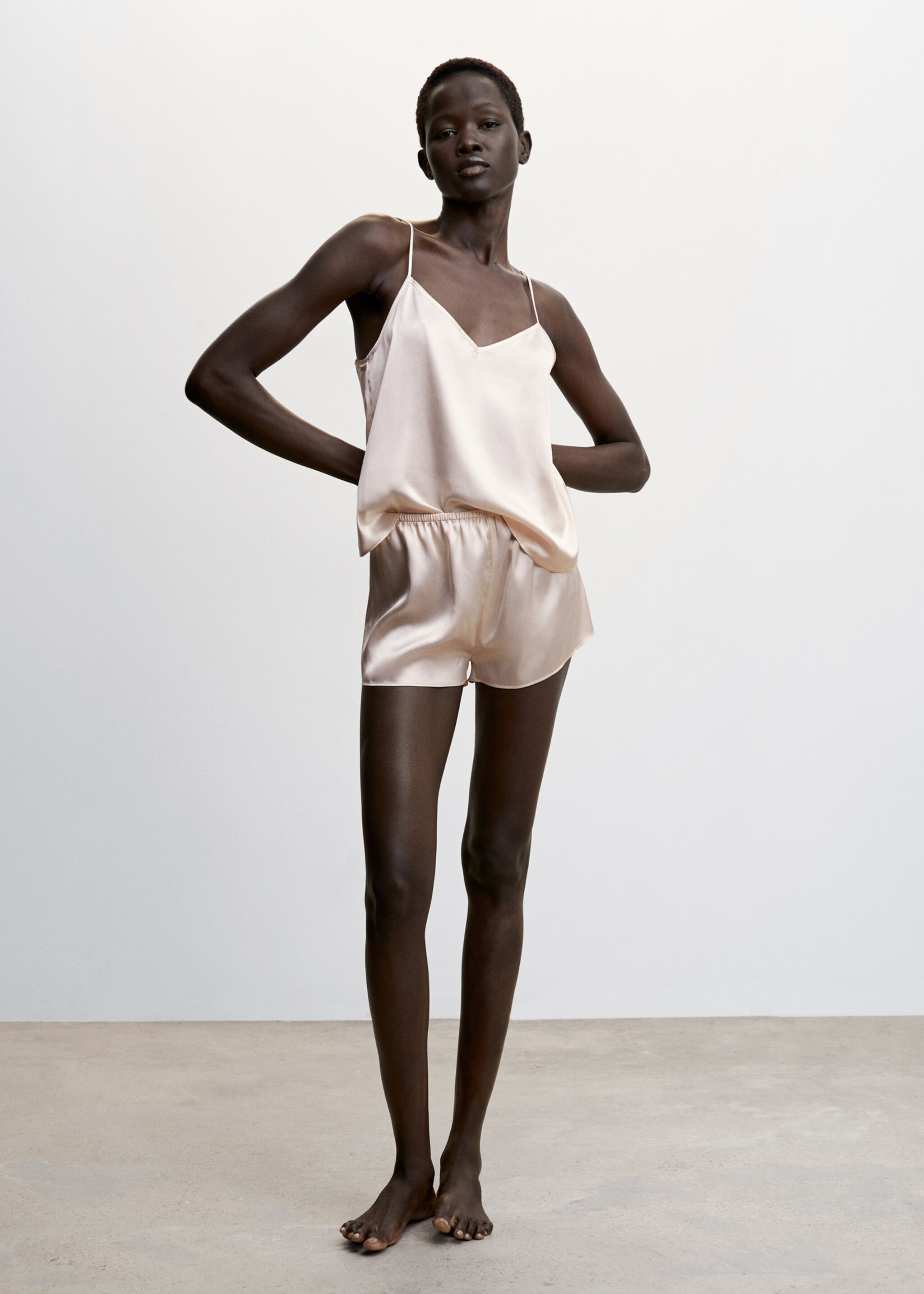 Satin fluid shorts - General plane, Ecru. Ref: 47020073-00.