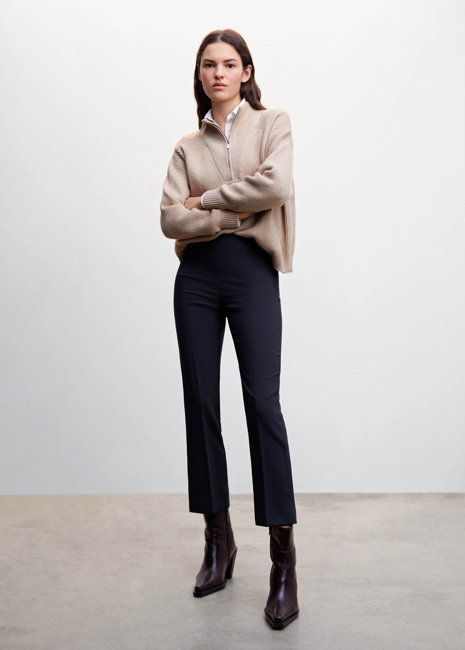 Straight-cut crop trousers - General plane