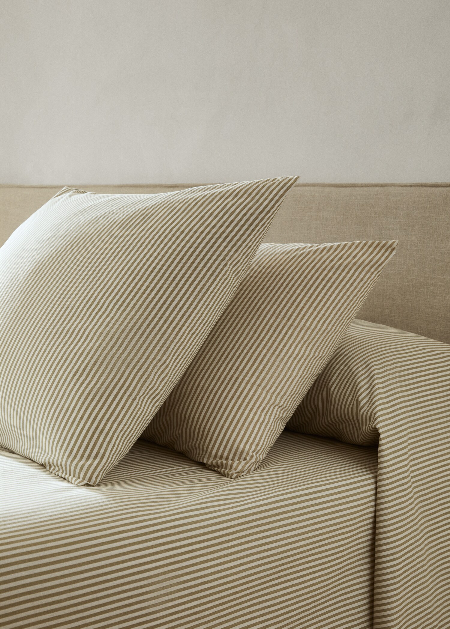 Striped print cushion cover 60x60cm (Pack of 2) - General plane