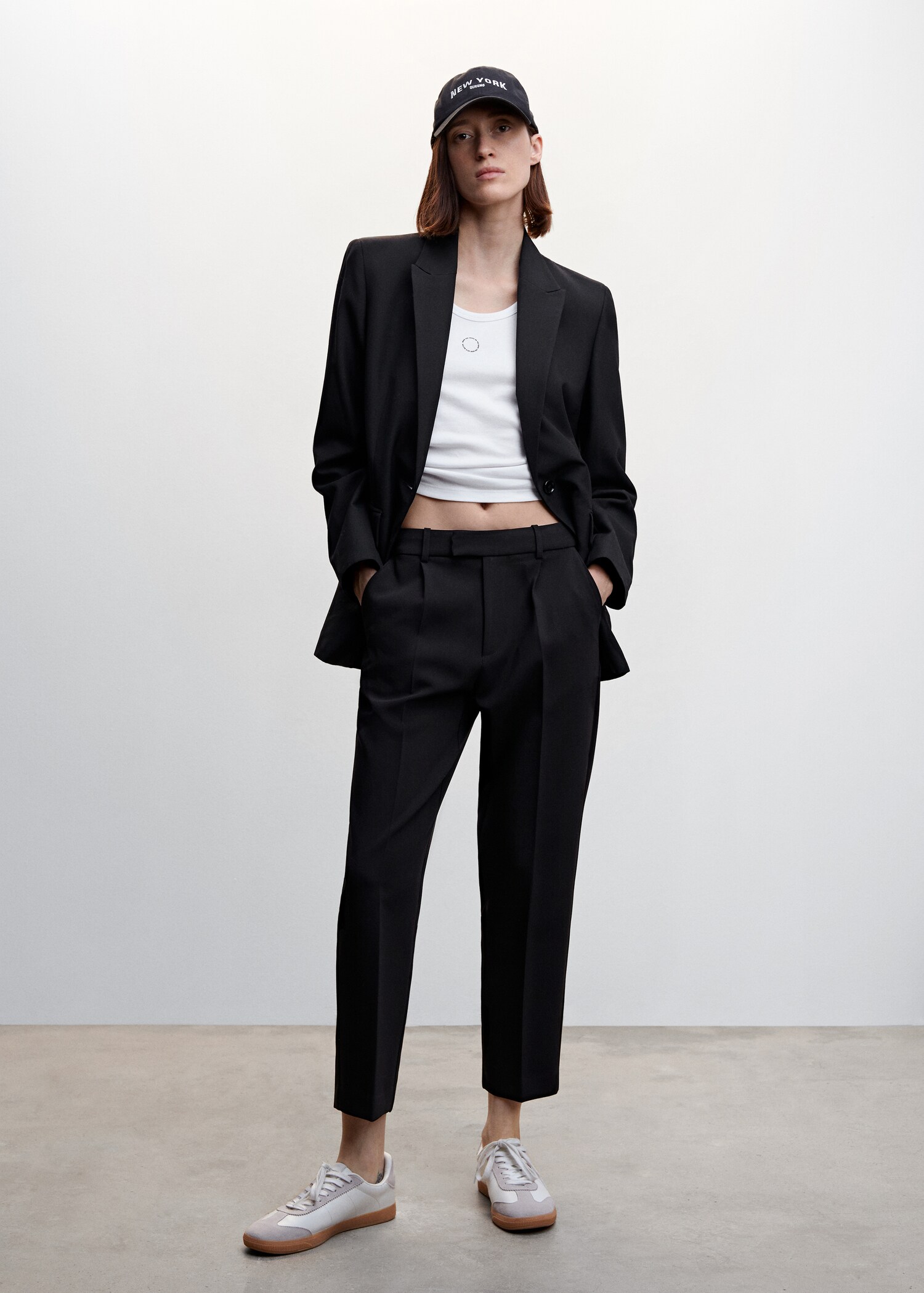 Straight-fit pleated trousers - General plane