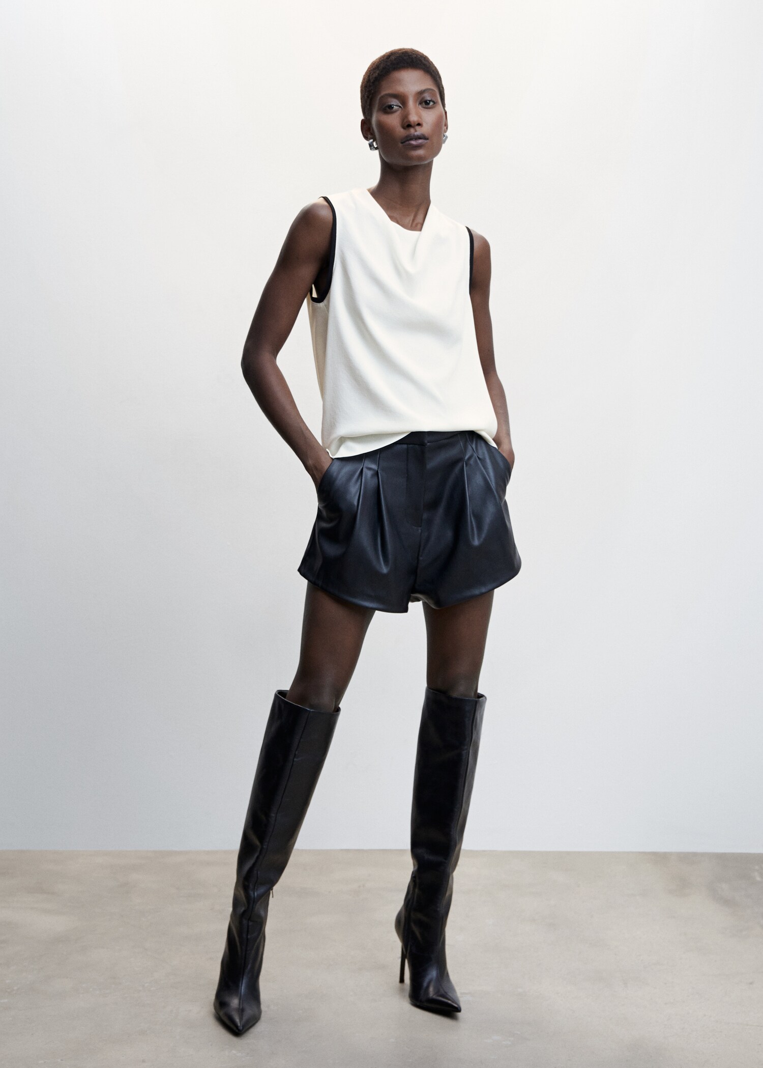 Contrast sleeve blouse - General plane