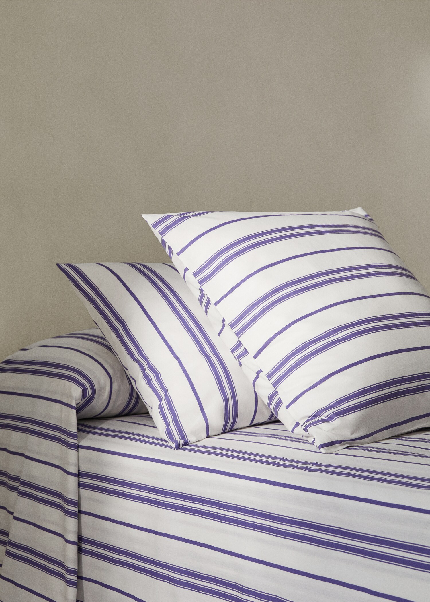 Striped print pillow case 45x110cm - General plane