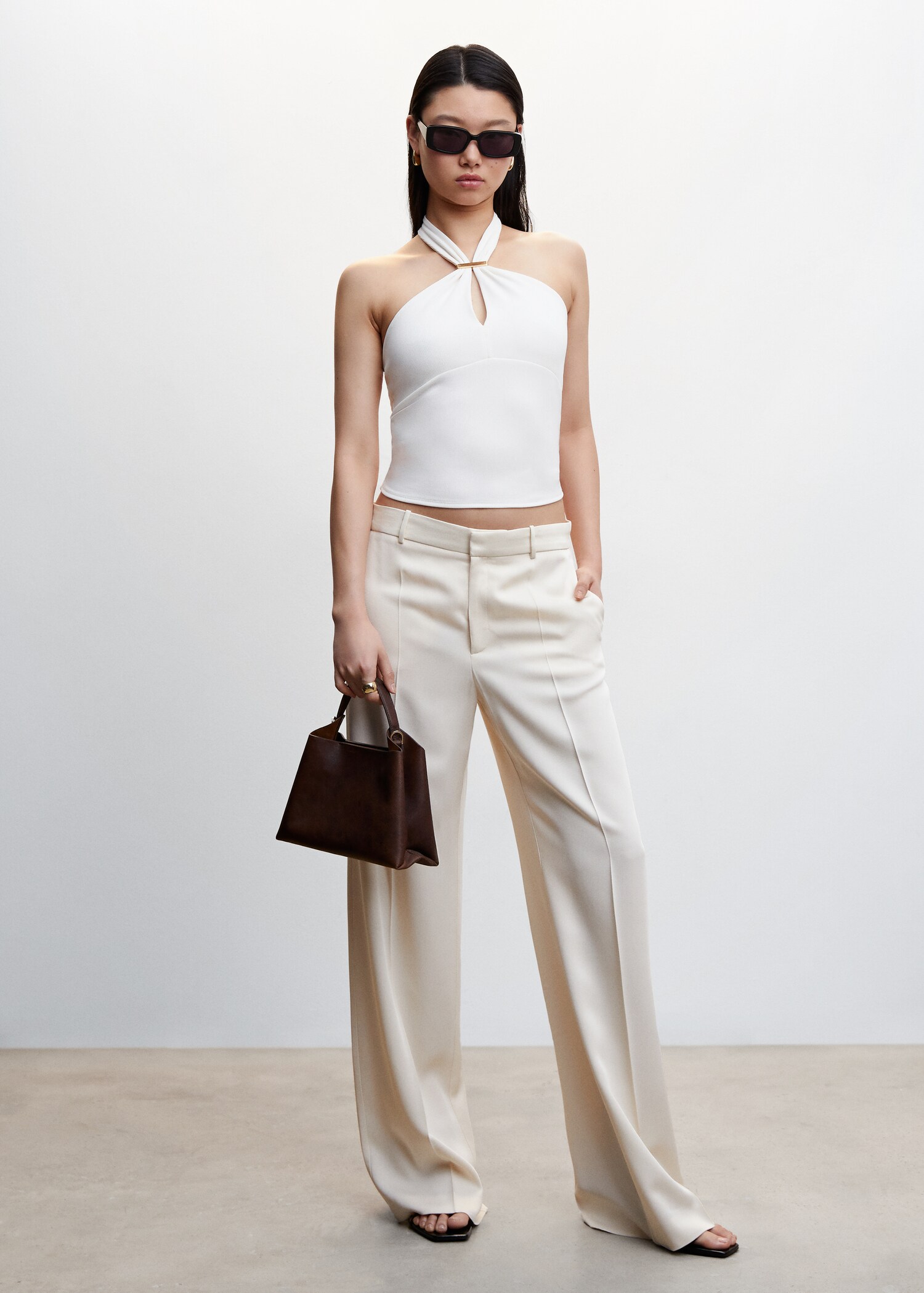 Top halter s metalickým detailem - Celkový náhled