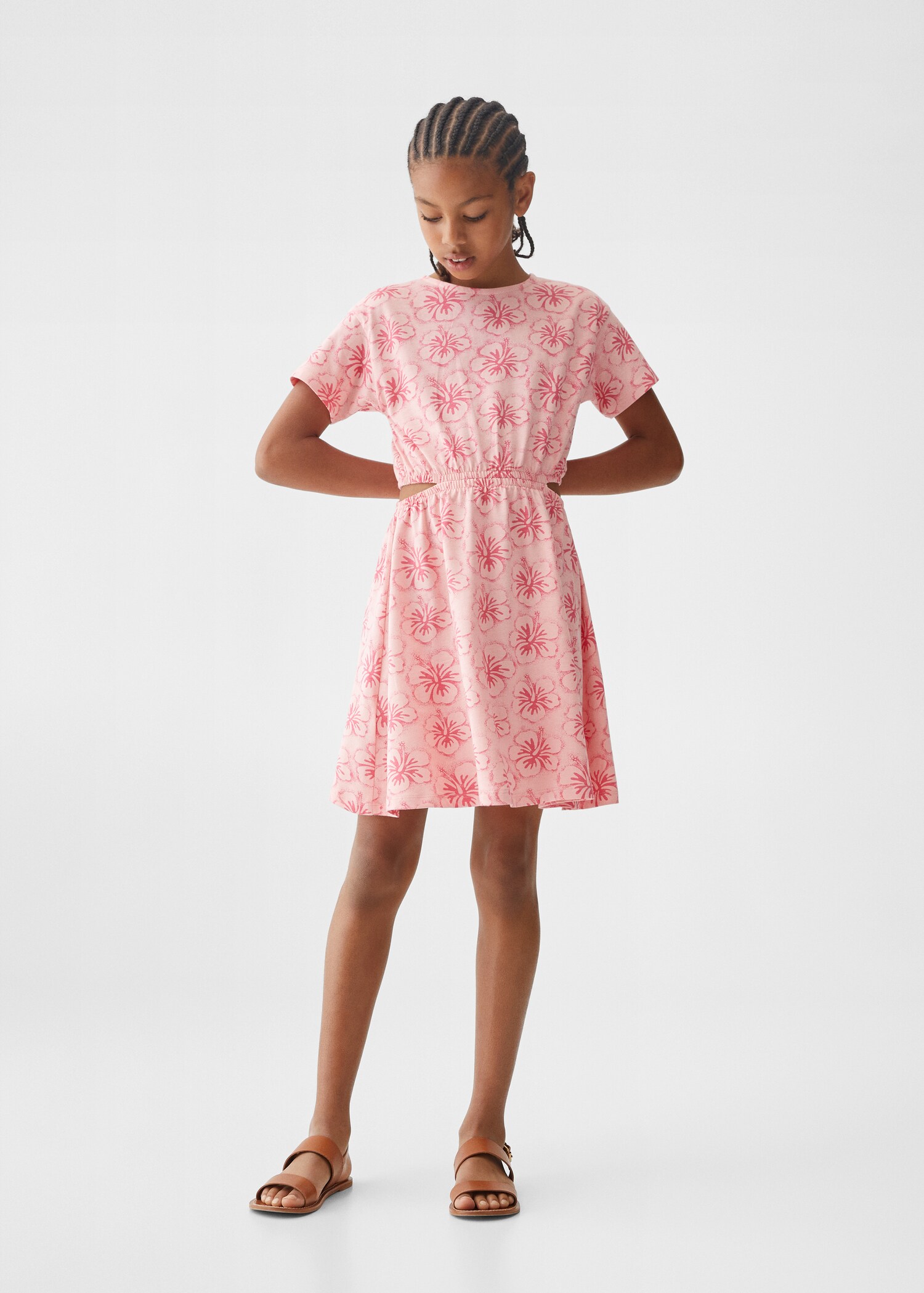 Vestido estampado abertura  - Plano geral