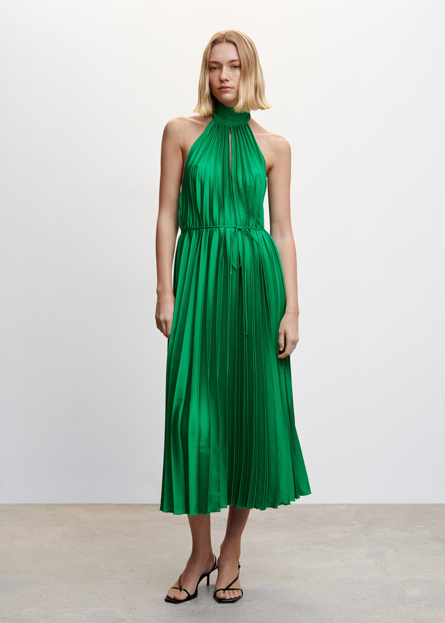 Pleated halter neck dress - General plane