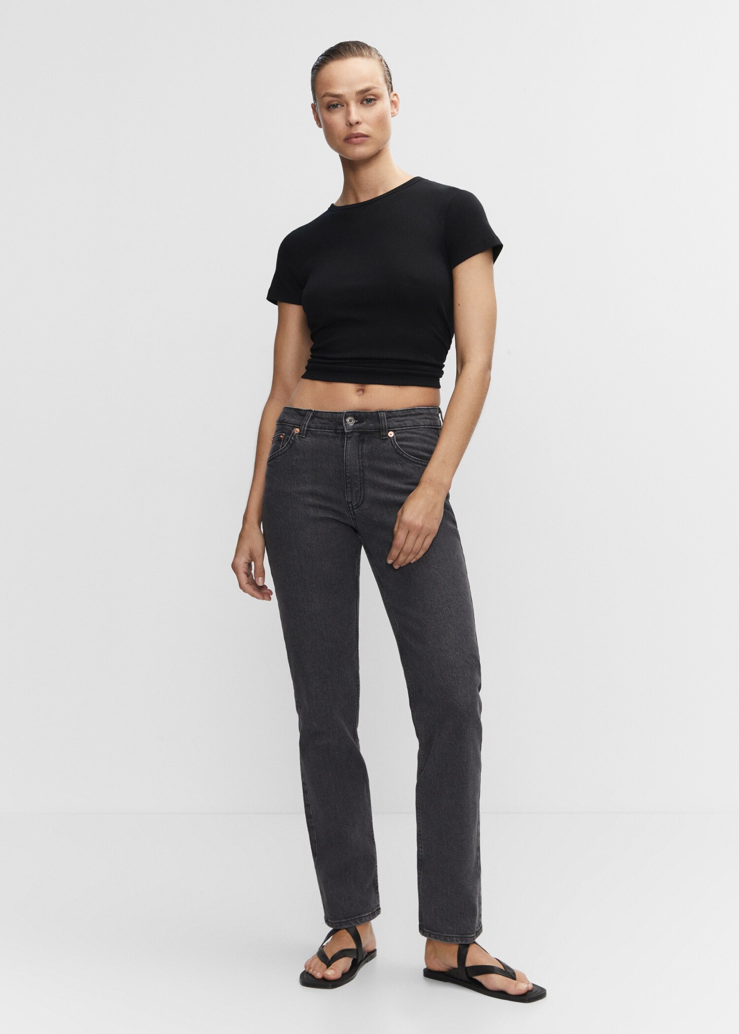 Medium-comfort straight jeans - General plane