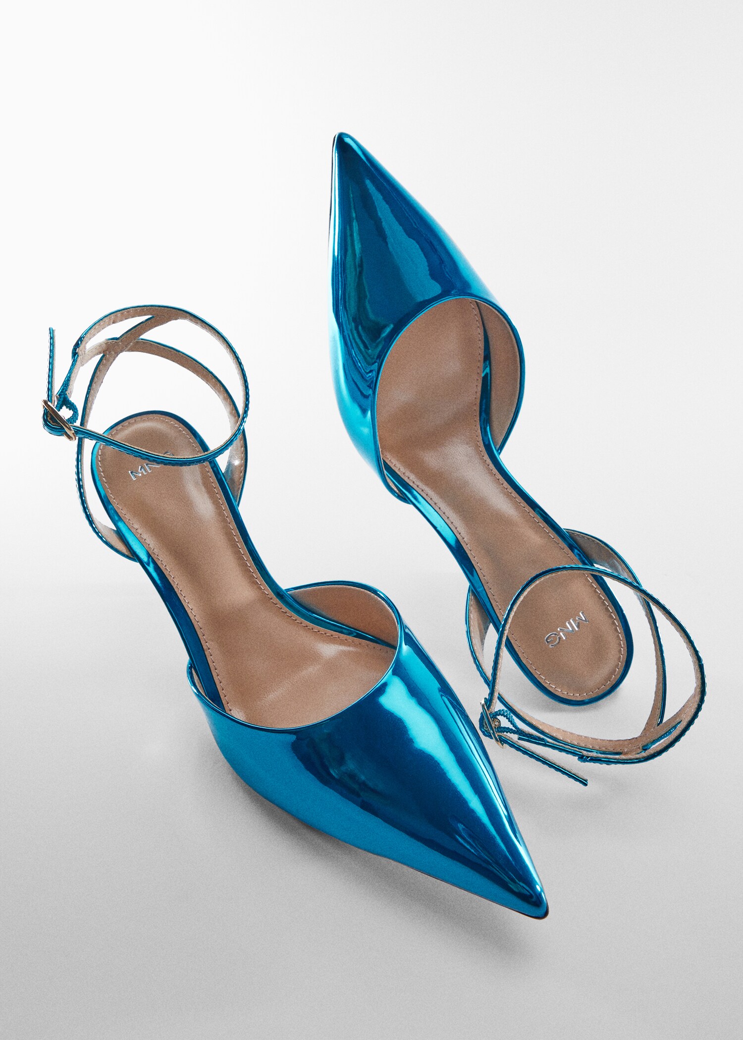 Metallic heel shoes - General plane