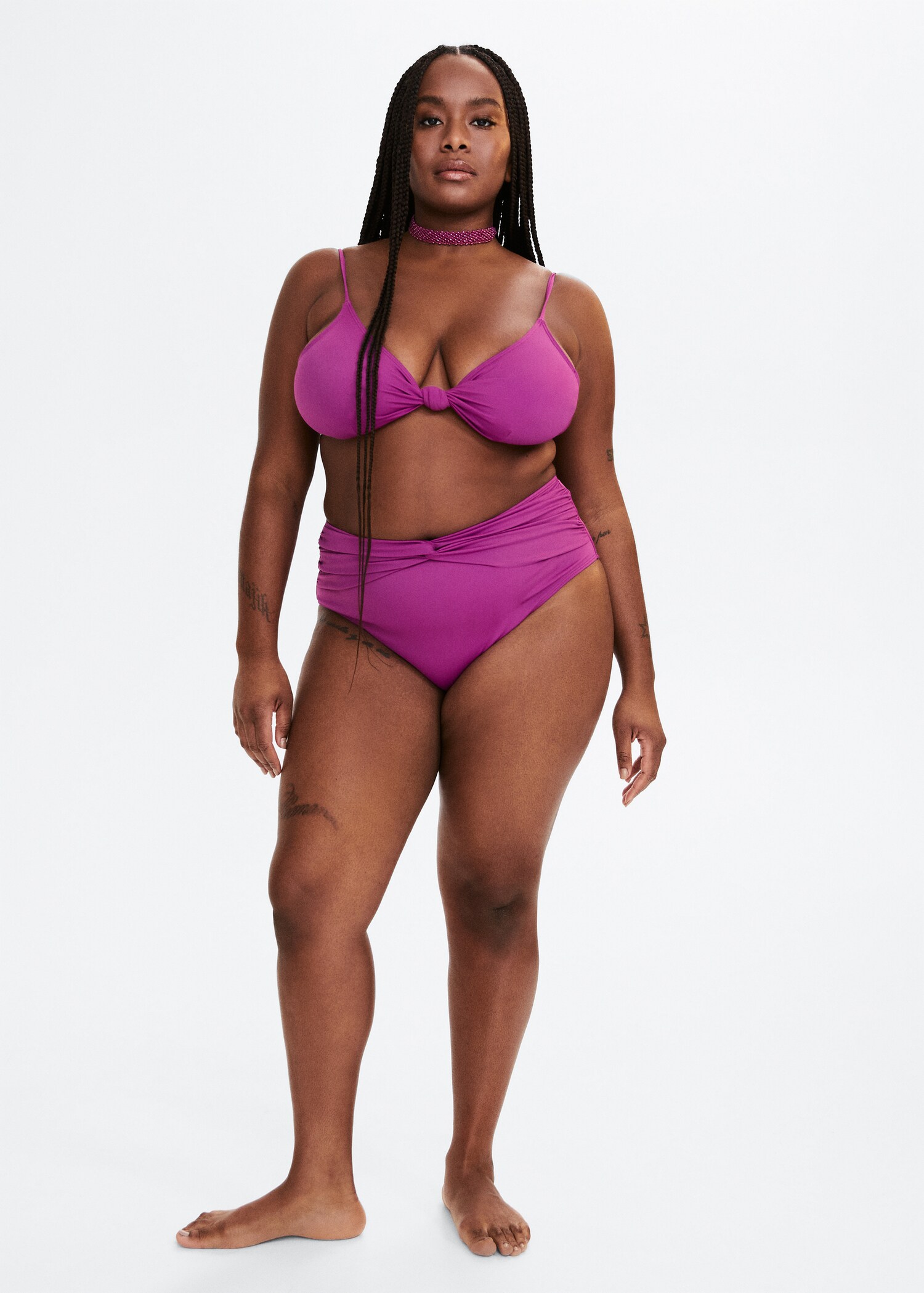 Top bikini nudo - Plano general