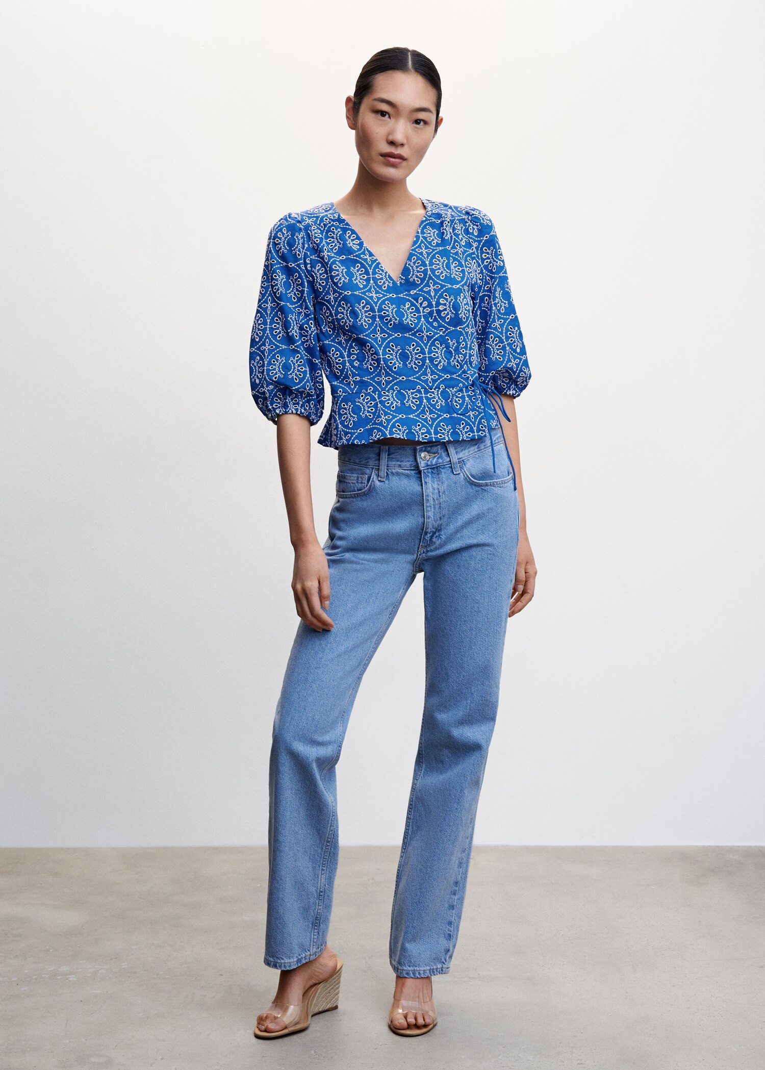 Embroidered puff-sleeve blouse - General plane