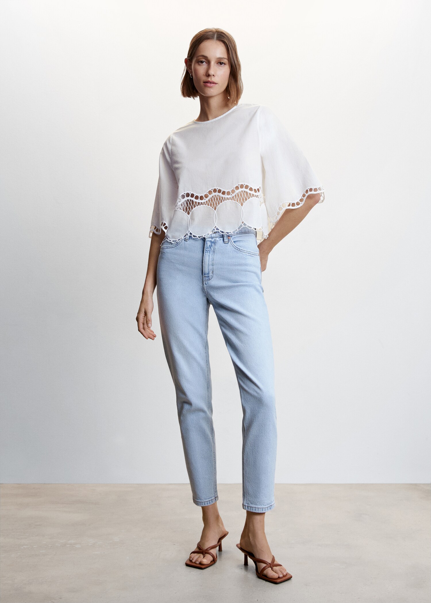 Geborduurde oversized blouse - Overzichtstekening