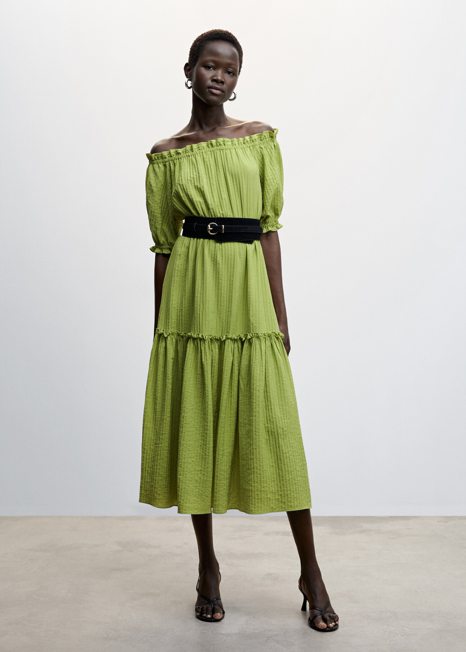 Puffed sleeves texture dress - General plane