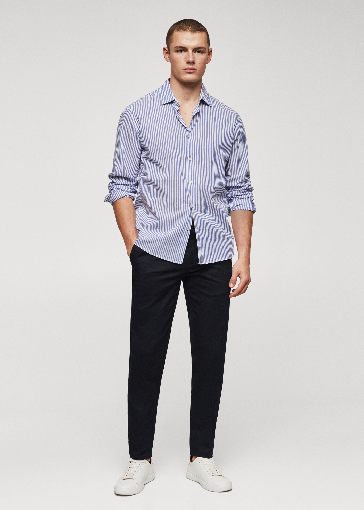 Slim fit chino trousers - General plane