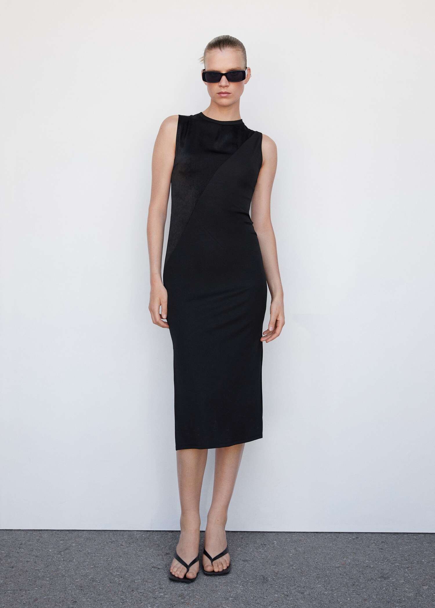 Kleid mit Satineinsatz - Allgemeine Ansicht