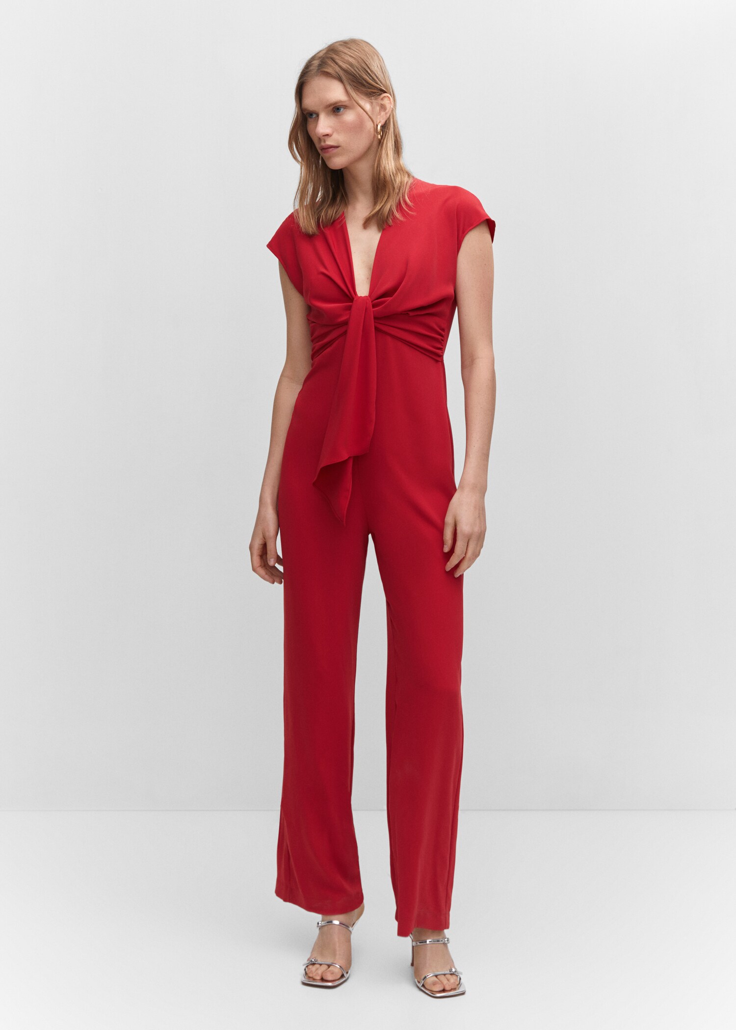 Kurzärmliger Jumpsuit mit Knotendetail - Allgemeine Ansicht