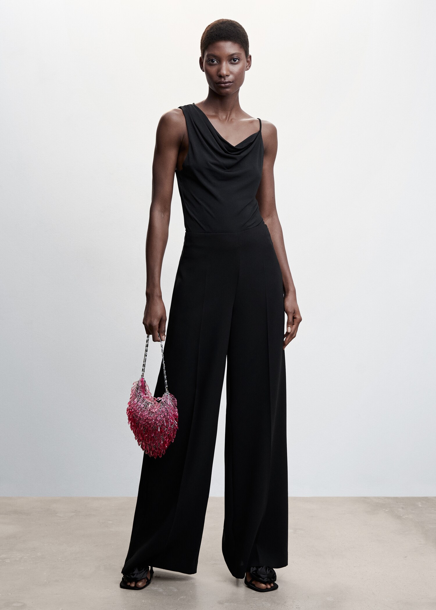 Asymmetrical top with draped neckline - General plane