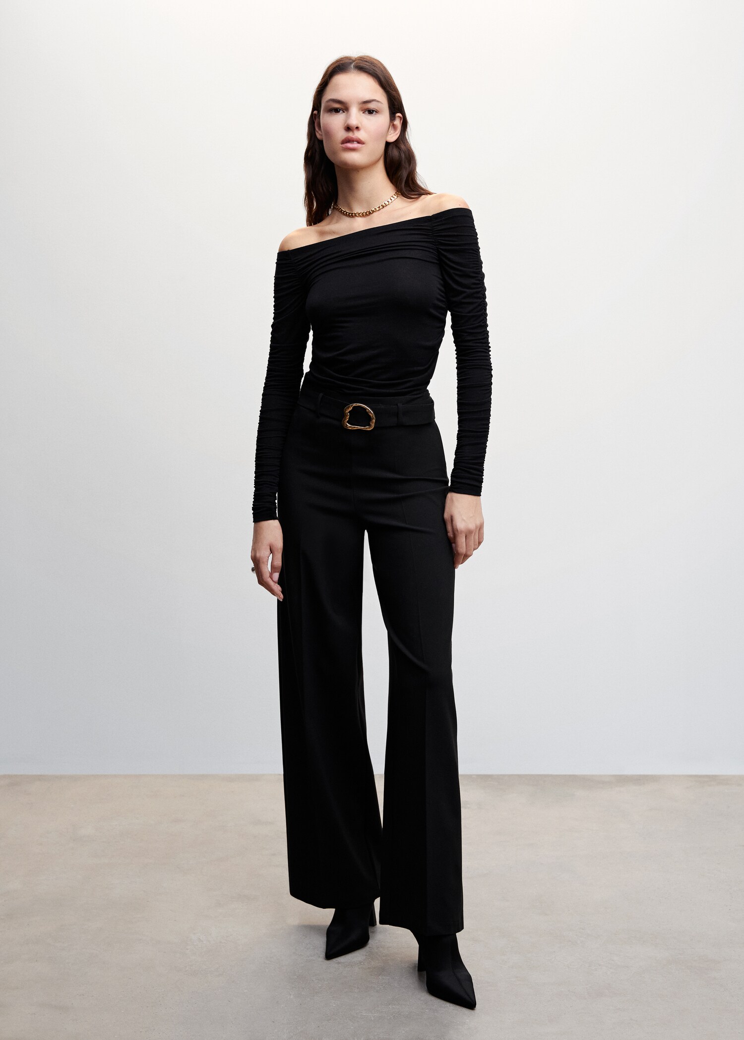 Pantalon droit avec ceinture - Plan général