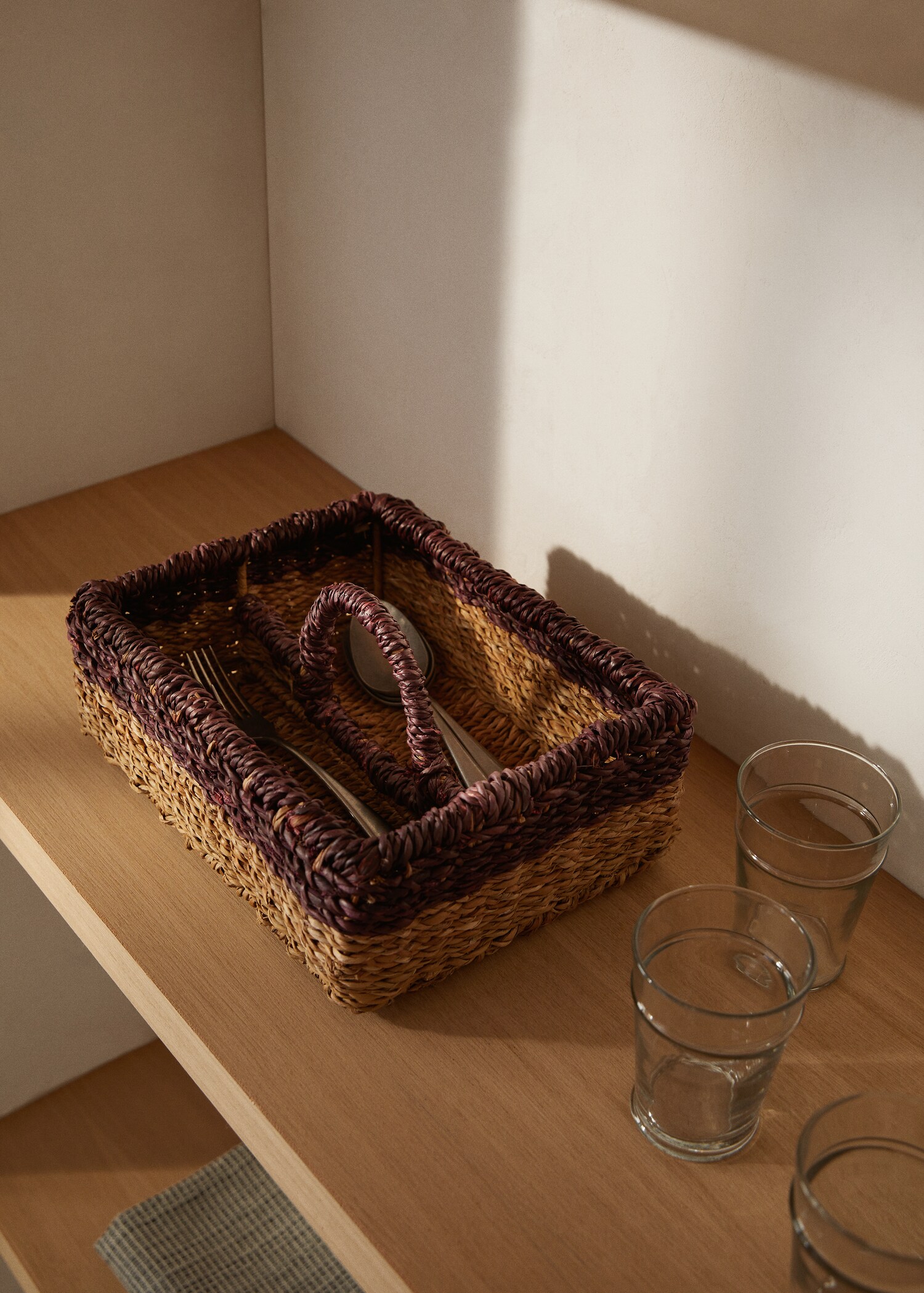 Basket with compartments - General plane
